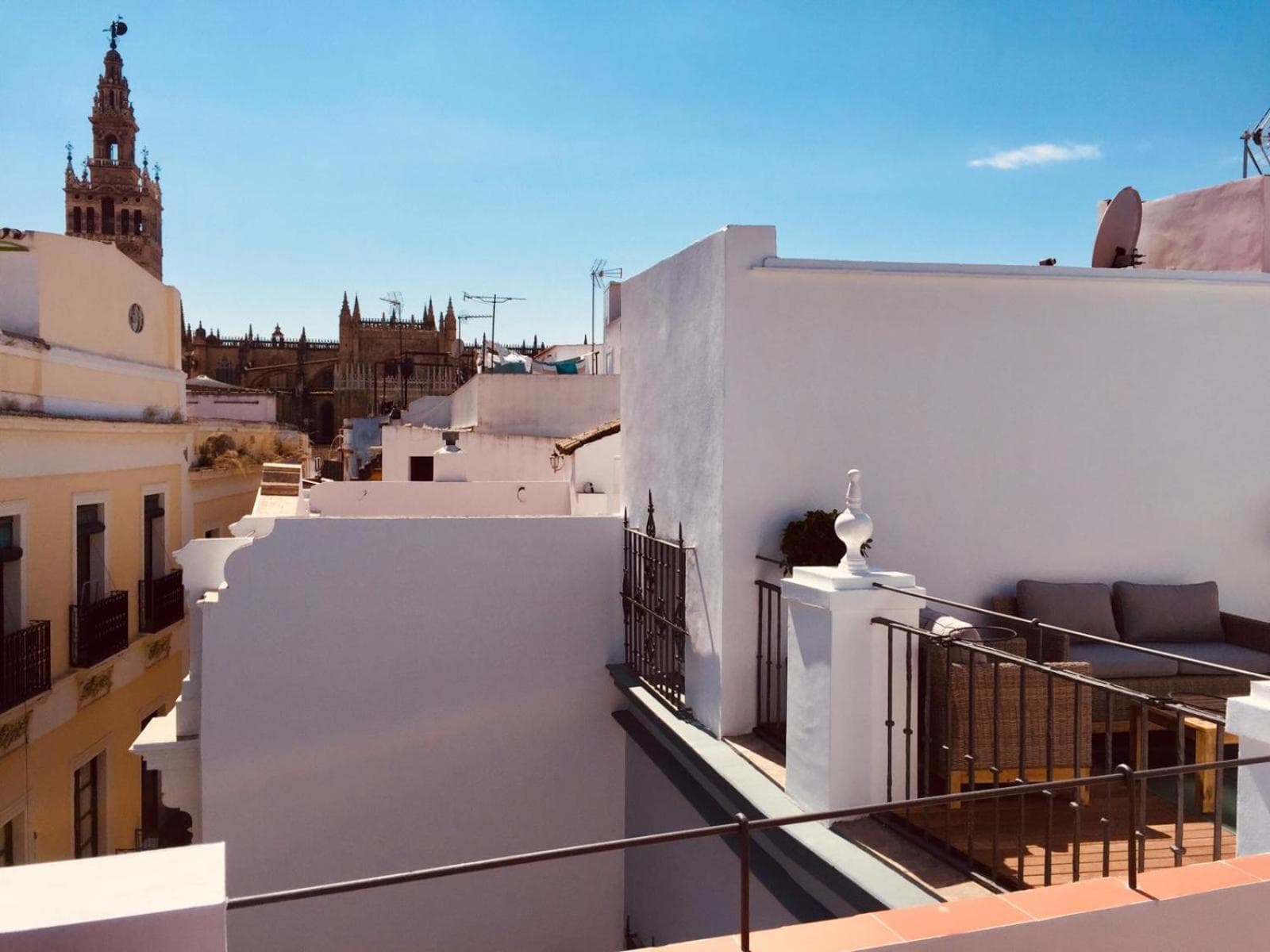 Basic Hotel Cattedrale di Siviglia — 5