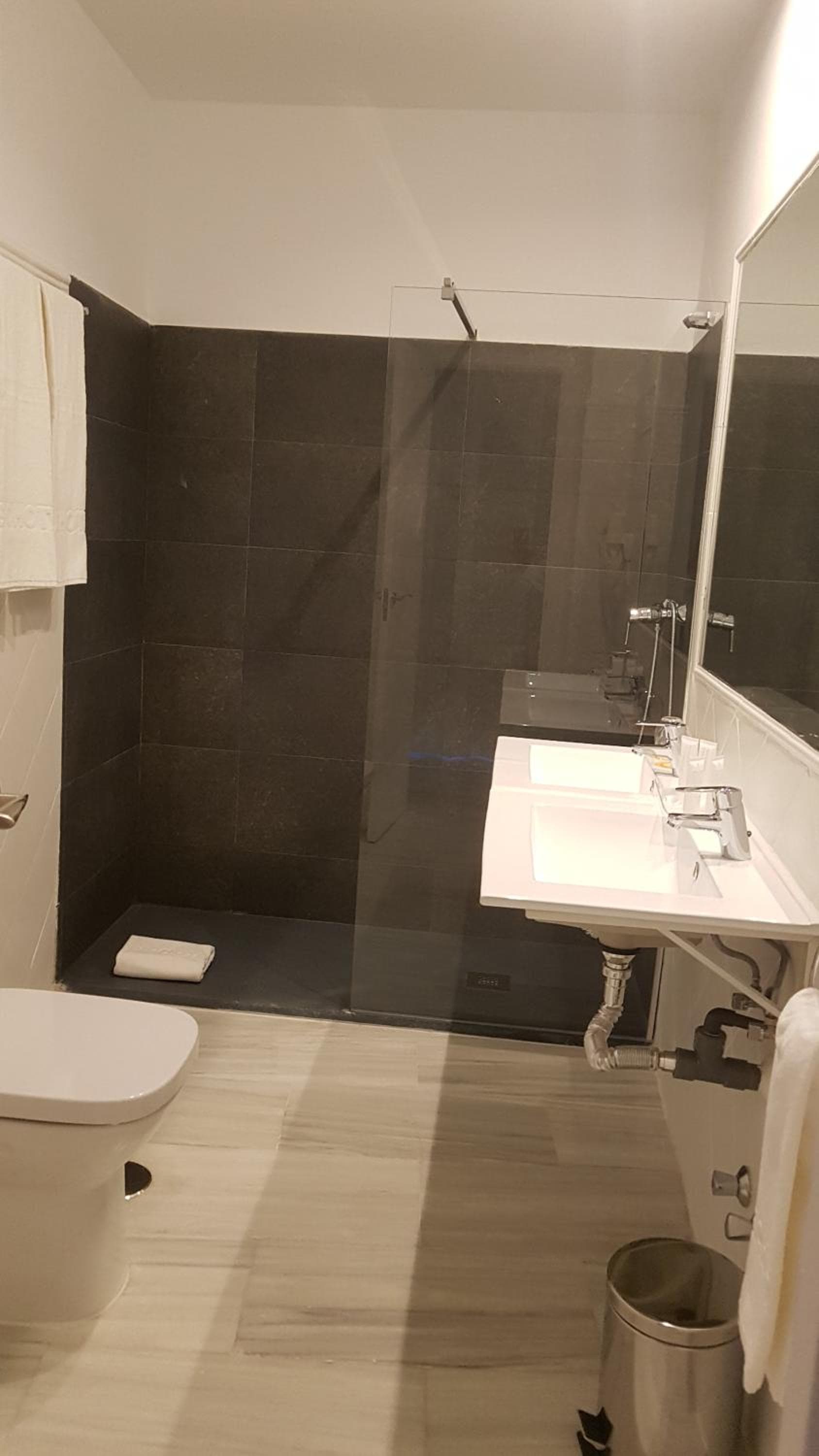 Basic Hotel Sevilla Catedral — 30