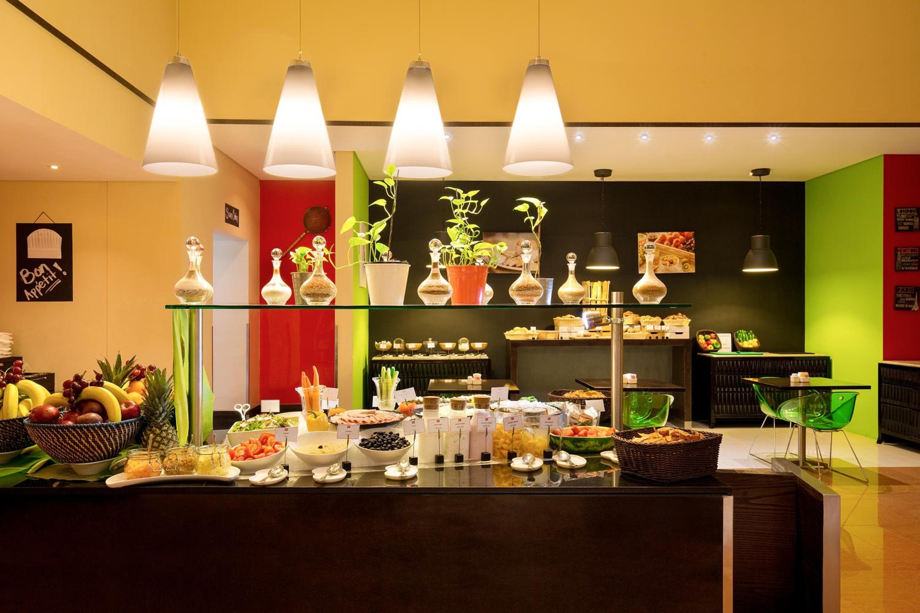 ibis Dubai Al Rigga — 12