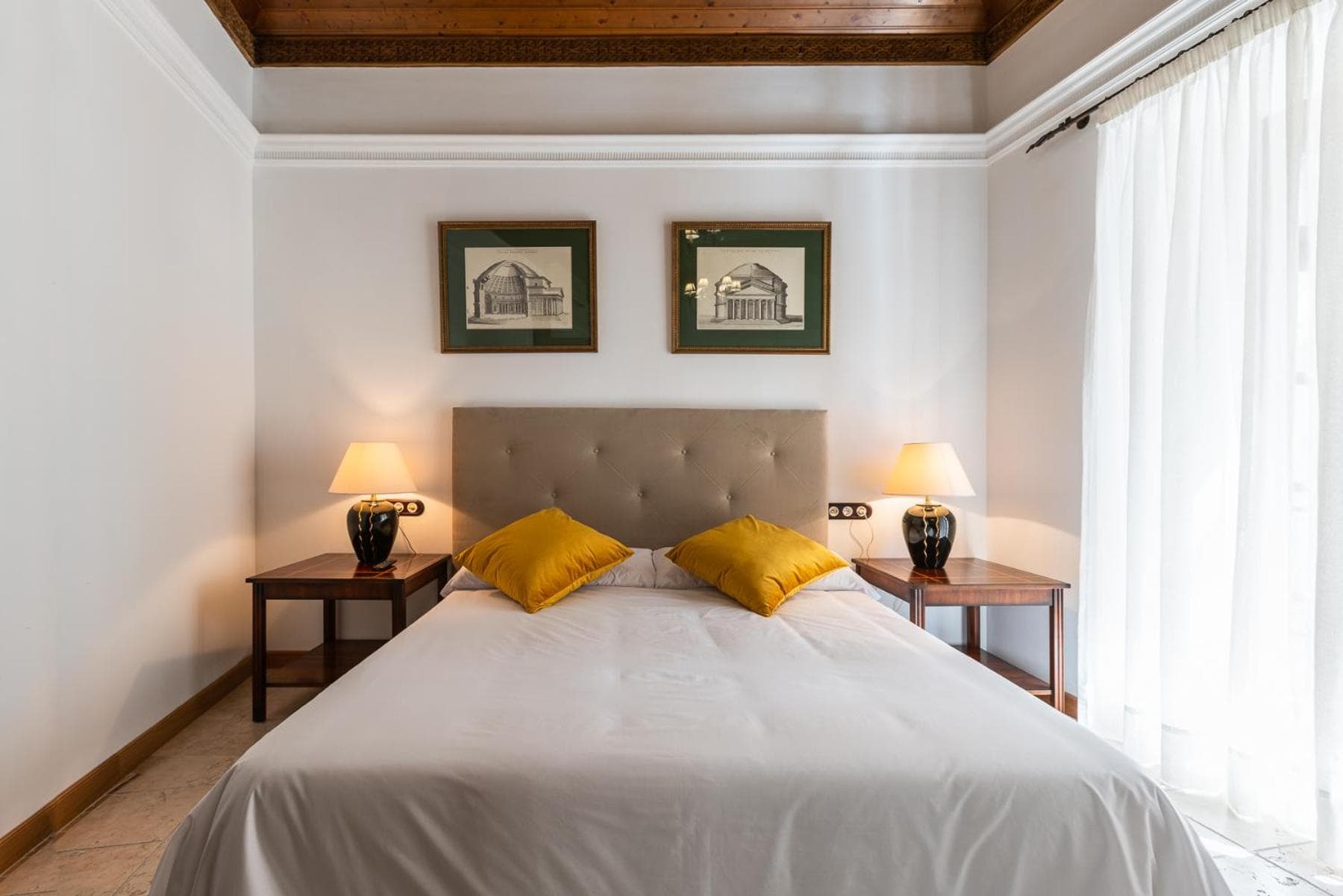 CASA MIRAFLORES — 21