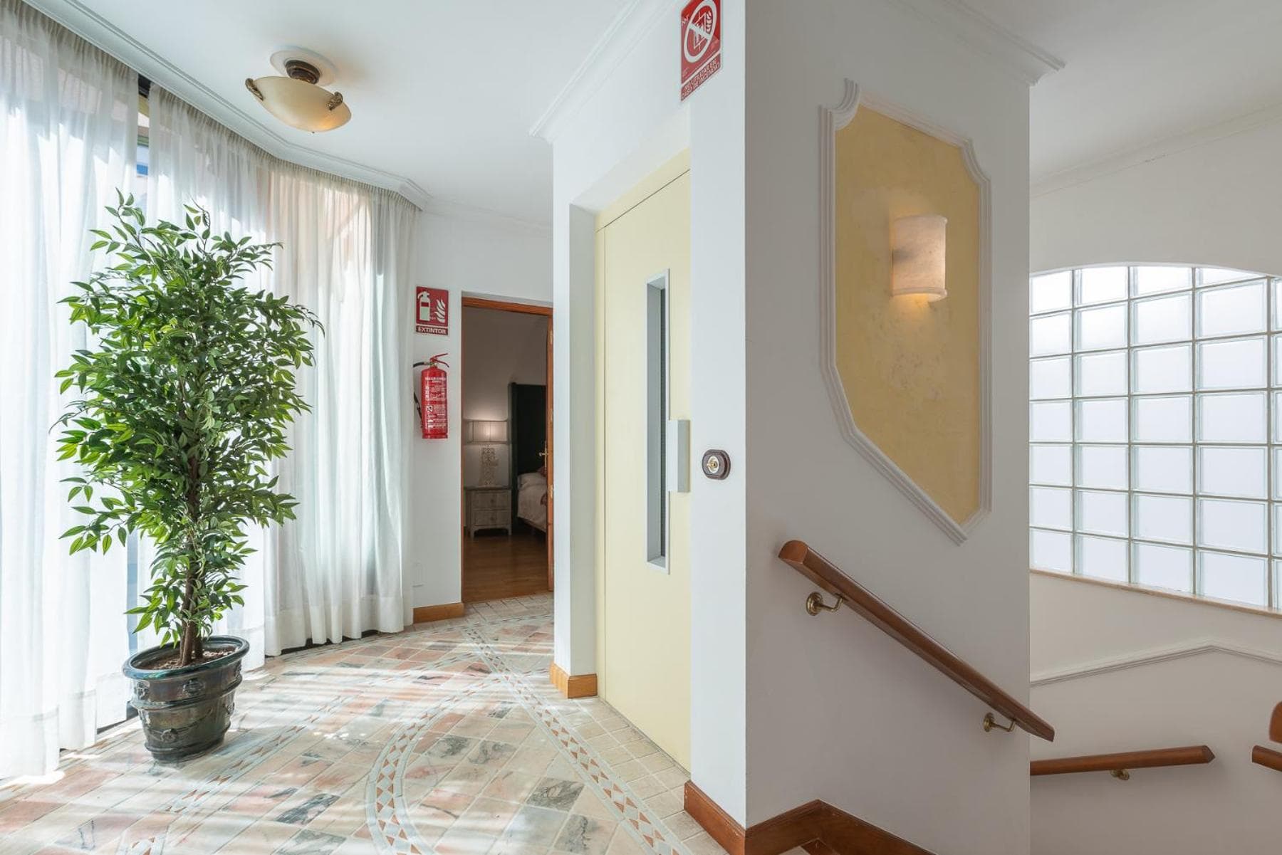 CASA MIRAFLORES — 29