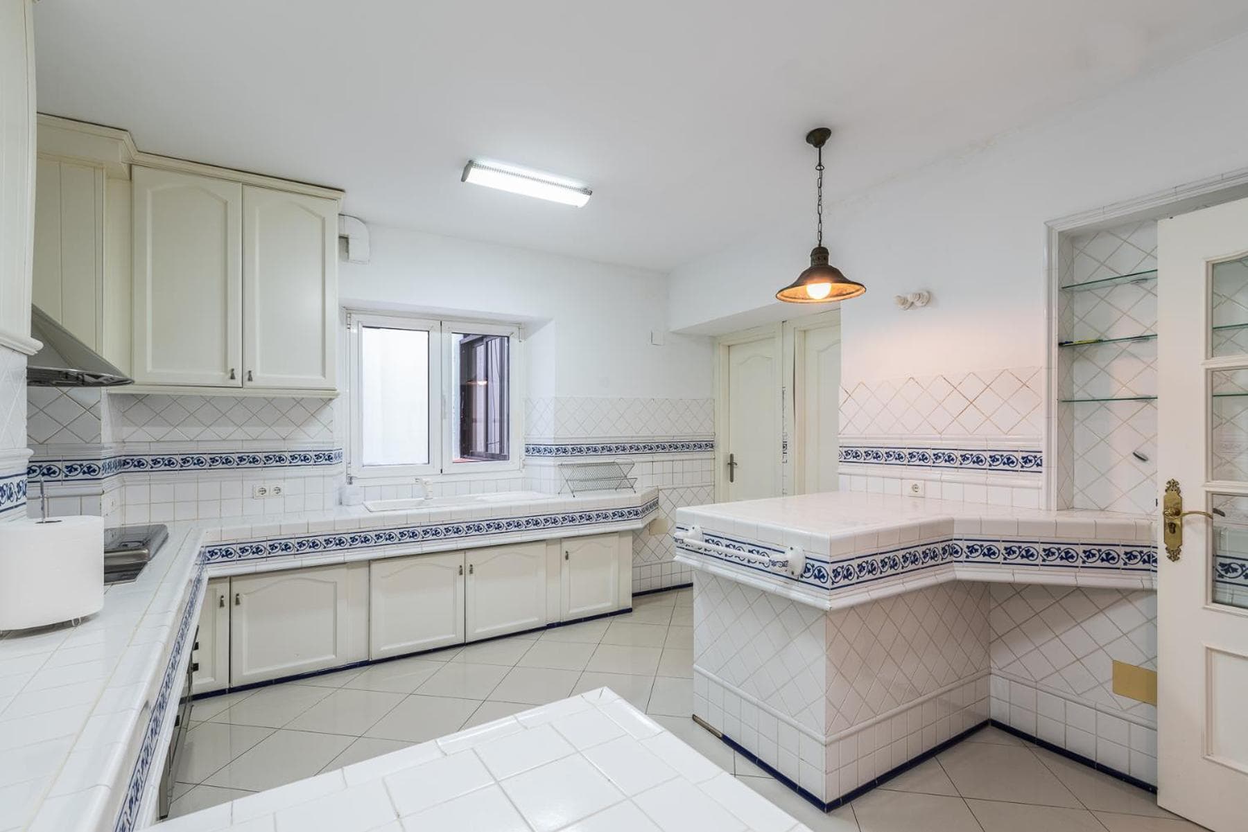 CASA MIRAFLORES — 27