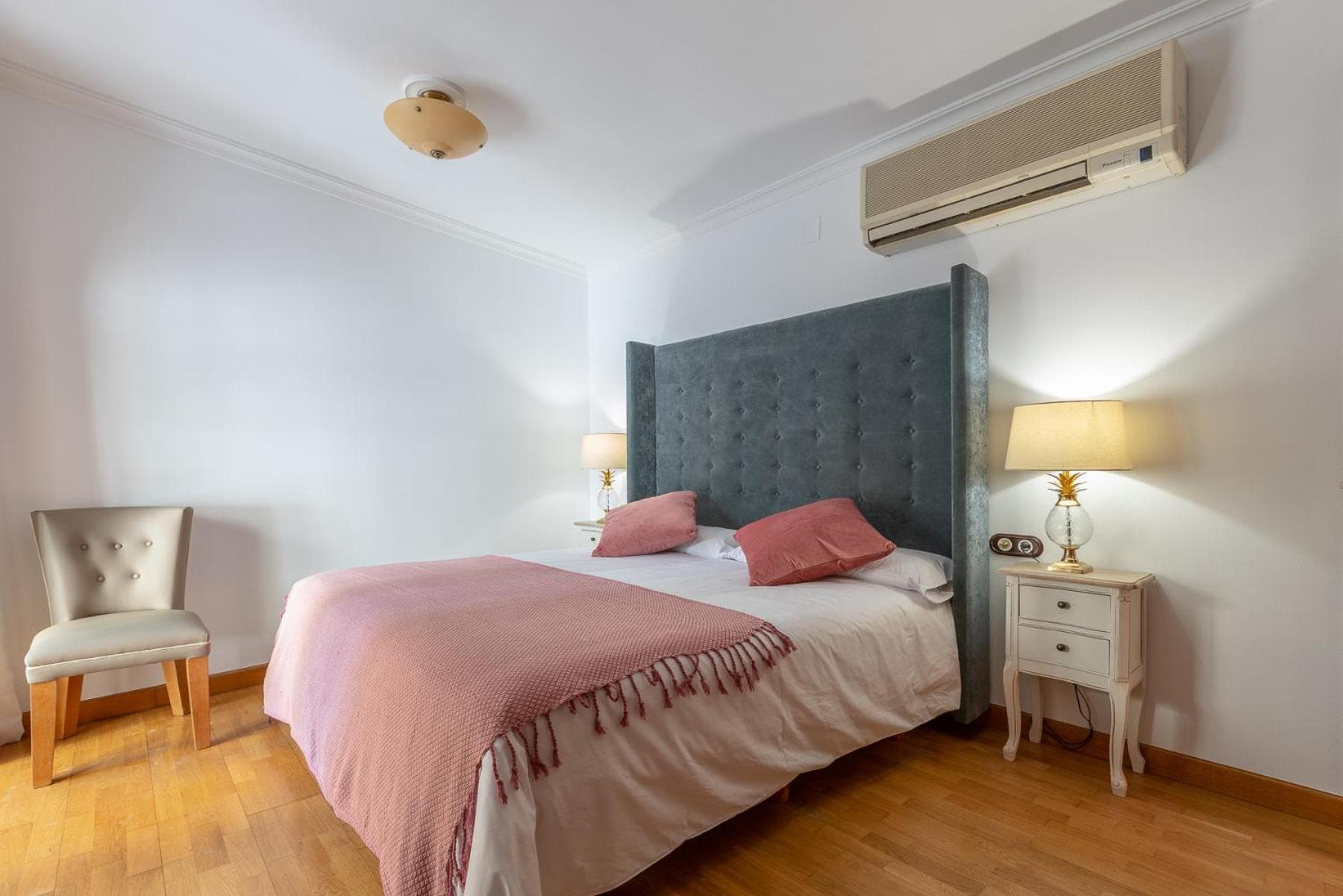 CASA MIRAFLORES — 5