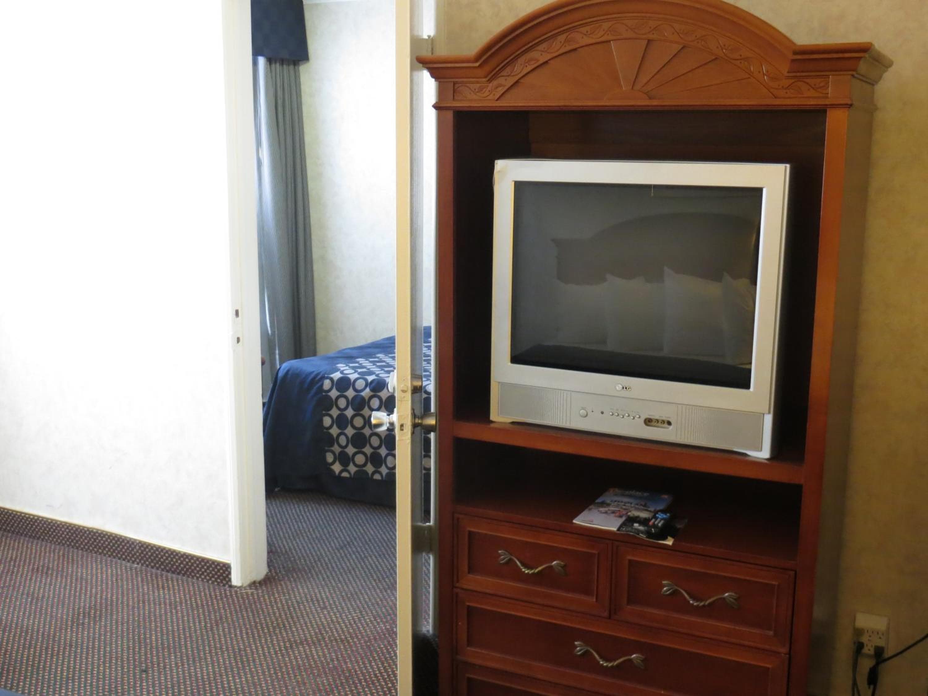 Days Inn by Wyndham Los Angeles LAX/VeniceBch/Marina DelRay — 16