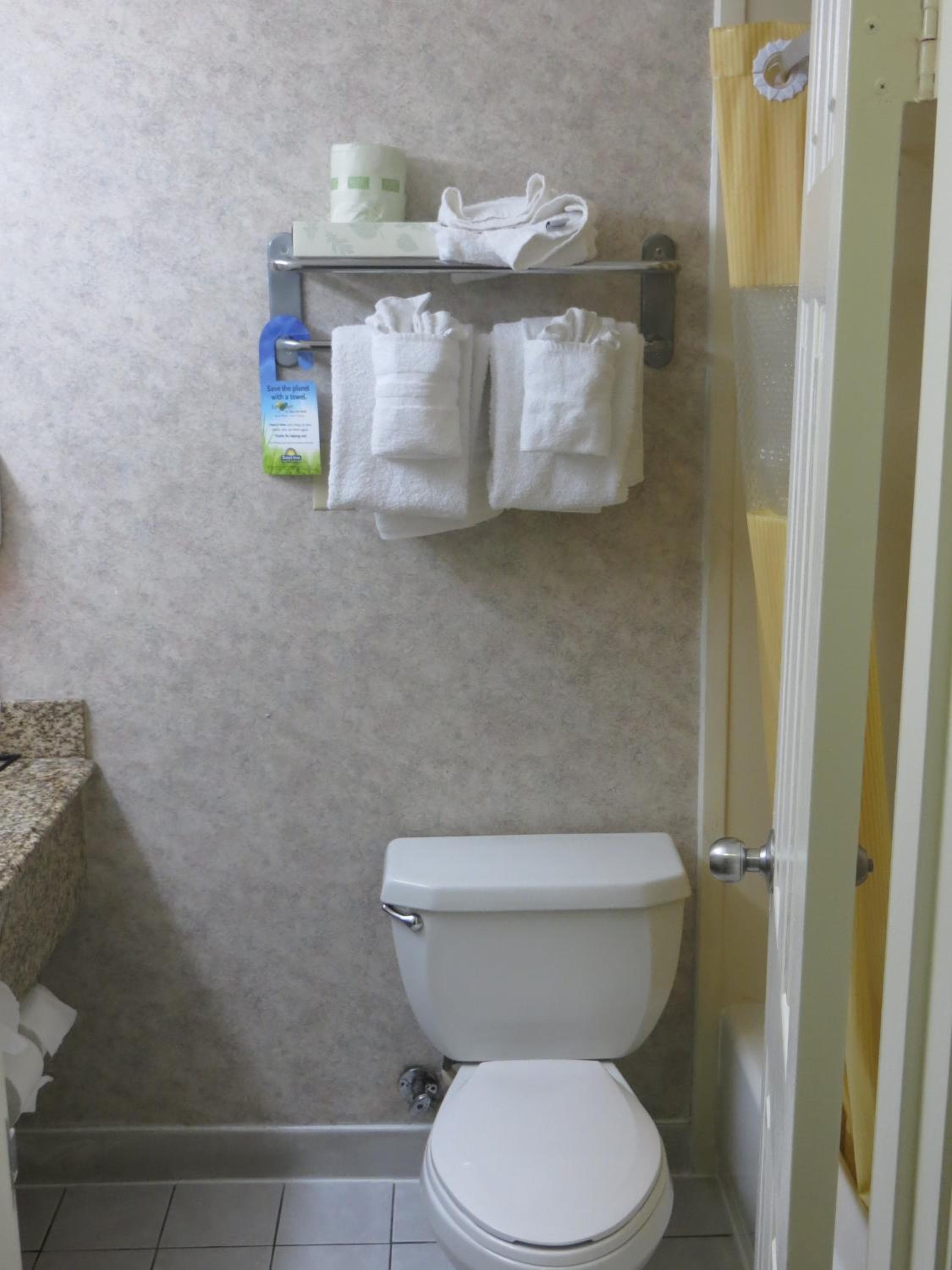 Days Inn by Wyndham Los Angeles LAX/VeniceBch/Marina DelRay — 18