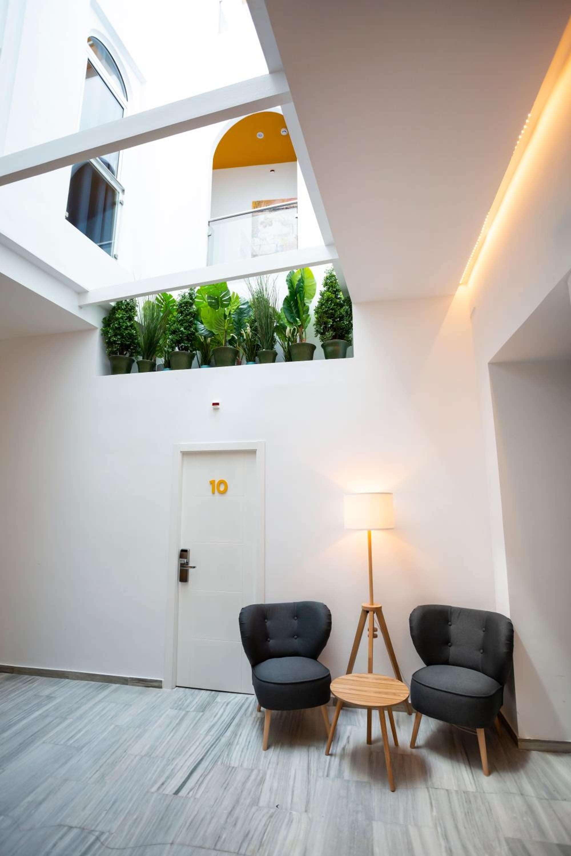 Basic Hotel Sevilla Catedral — 18