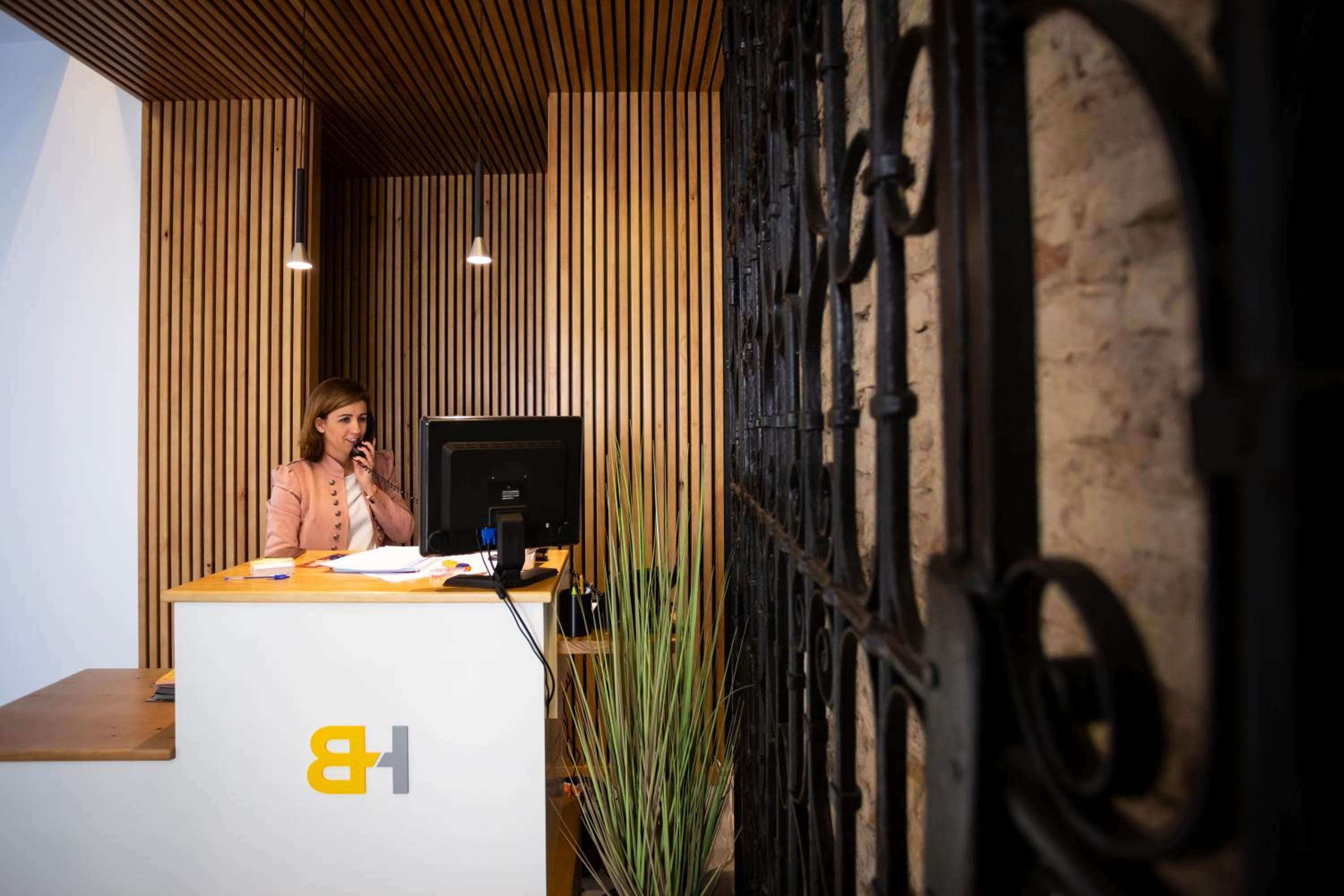 Basic Hotel Cattedrale di Siviglia — 3