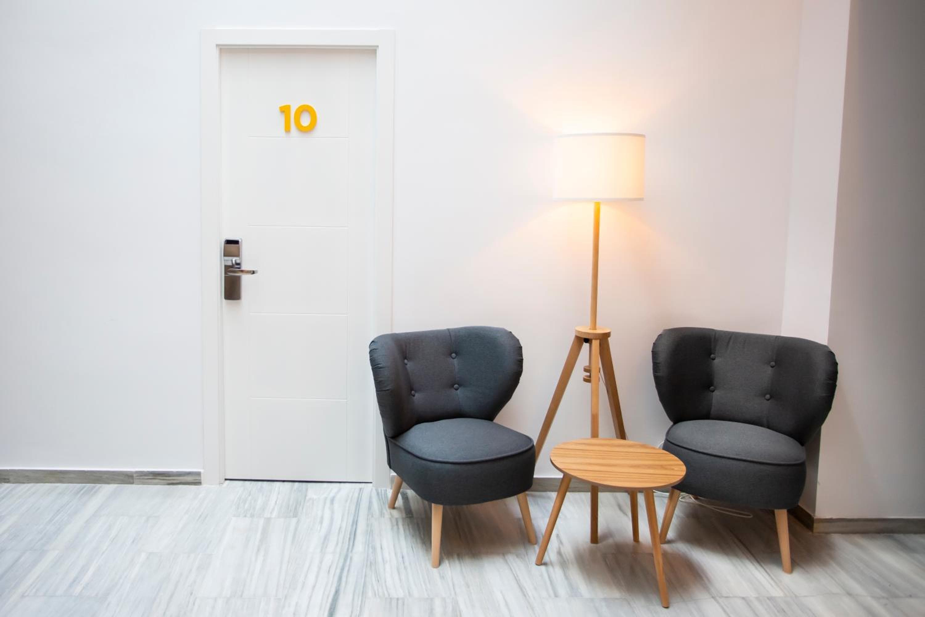 Basic Hotel Sevilla Catedral — 10