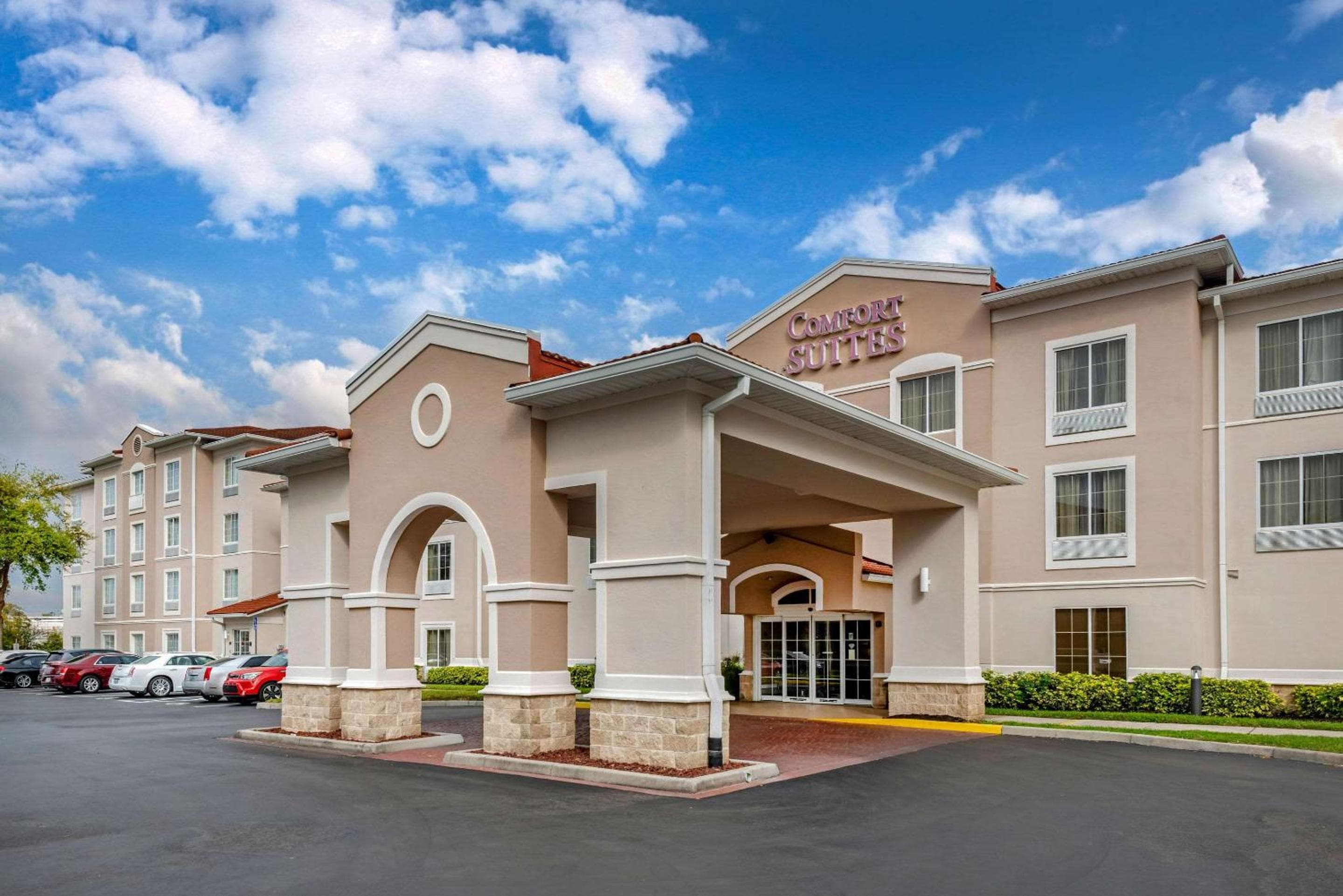 Comfort Suites Innenstadt — 2