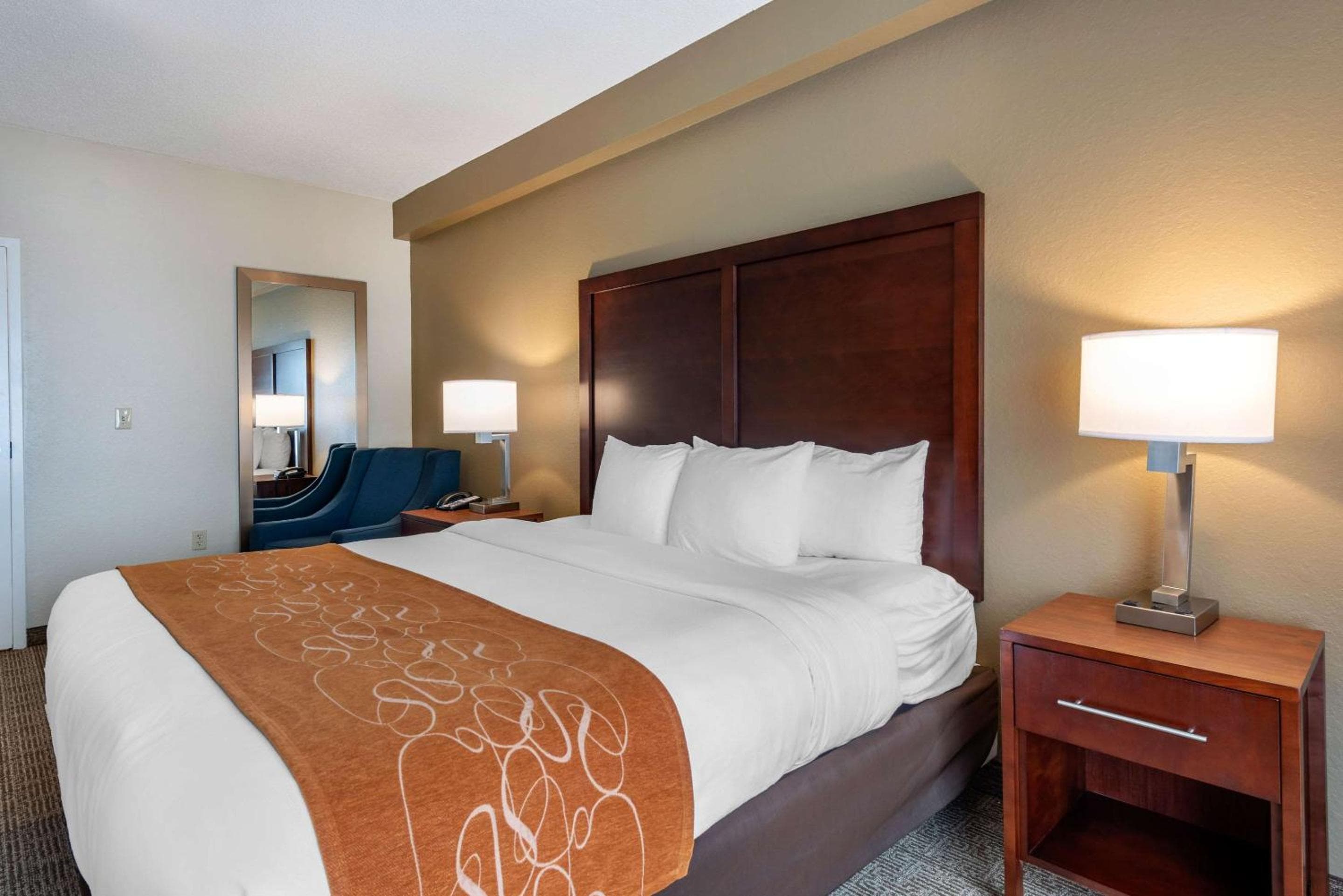 Comfort Suites Innenstadt — 18