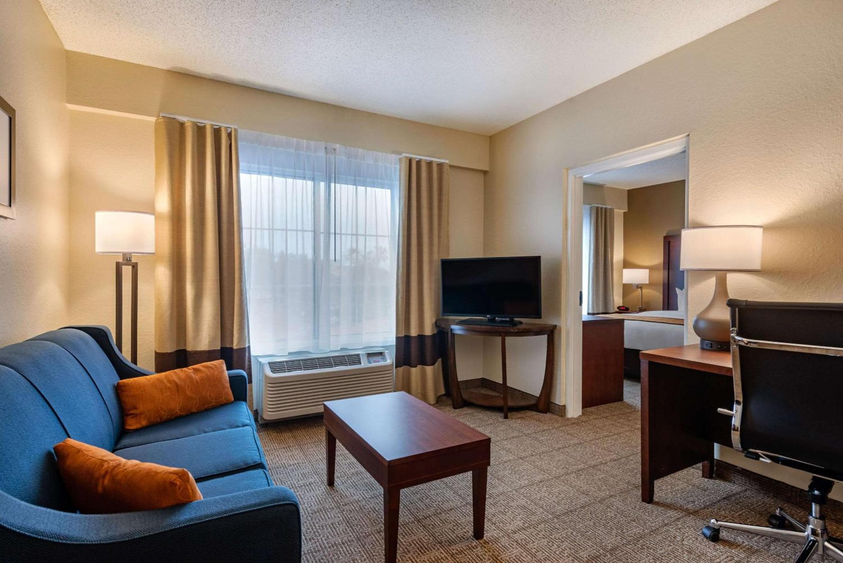 Comfort Suites Innenstadt — 24