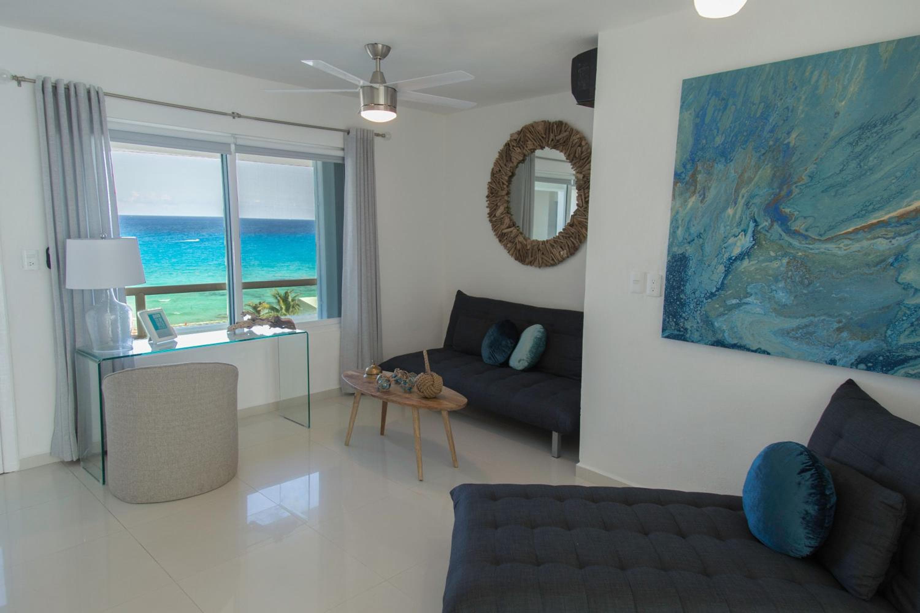 Beachfront Three-Story Coastal Penthouse, 3BR-3BA — 20