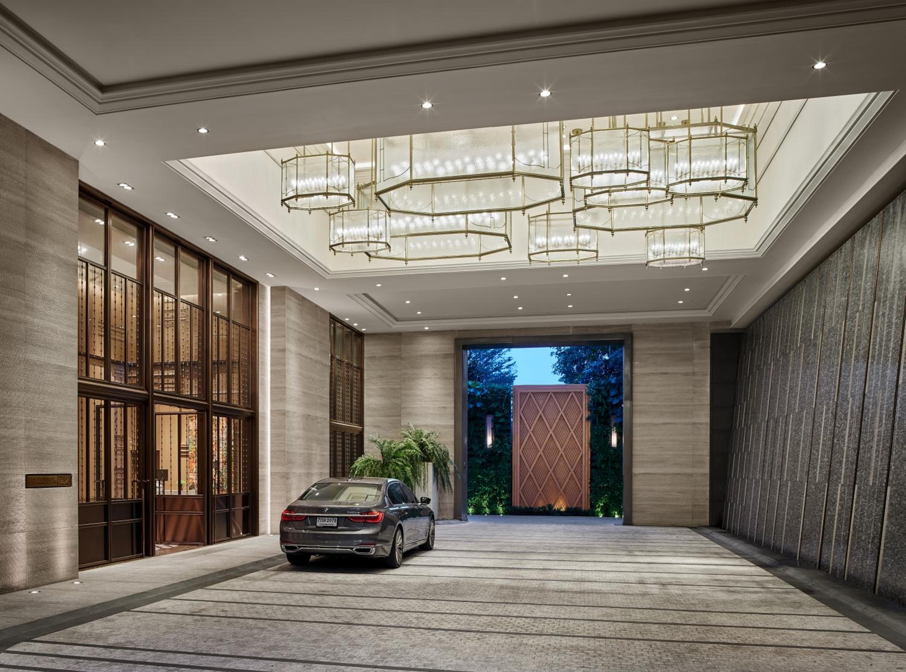 Rosewood Bangkok — 16