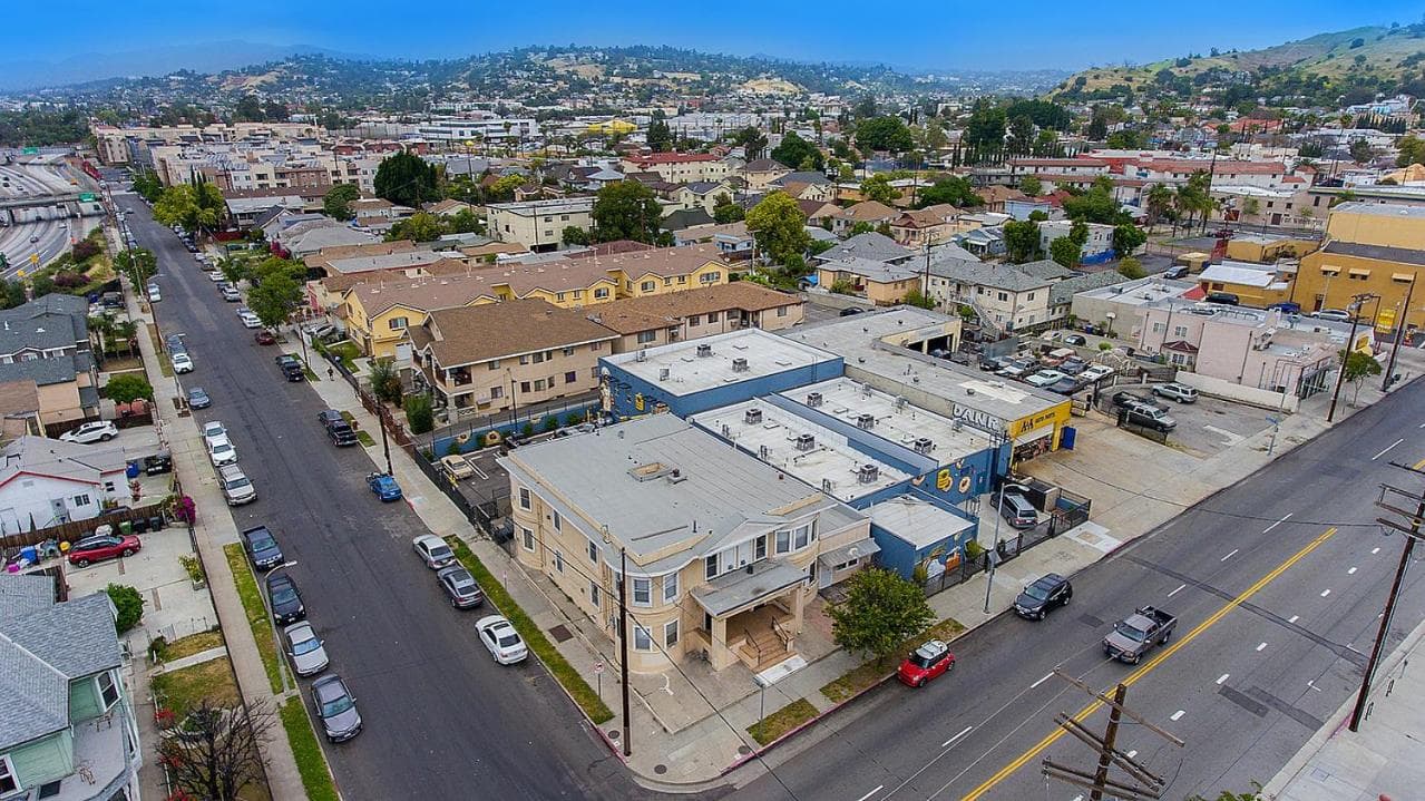 Pads on Pasadena Ave — 4