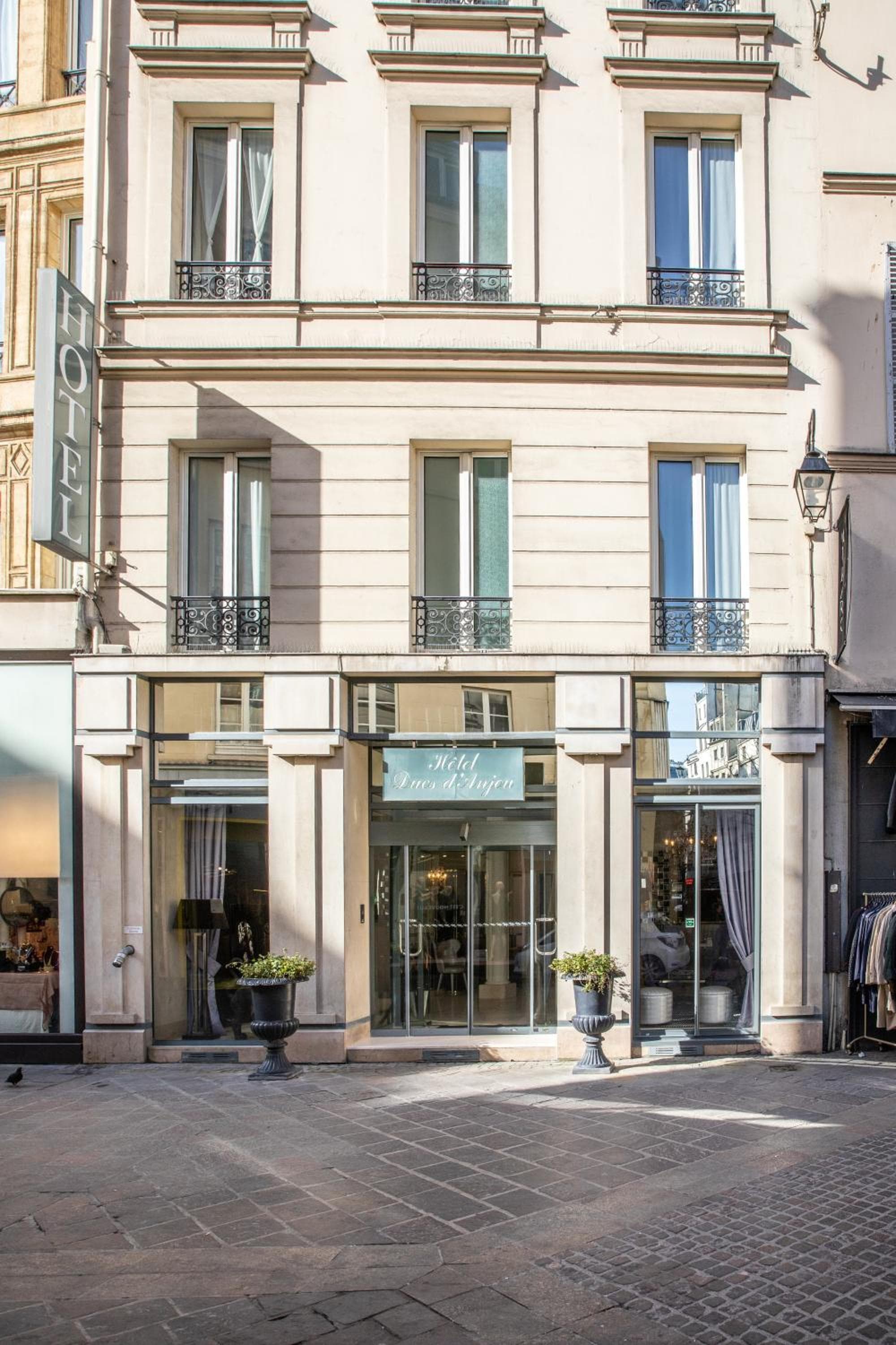 Hotel des Ducs D'Anjou — 8