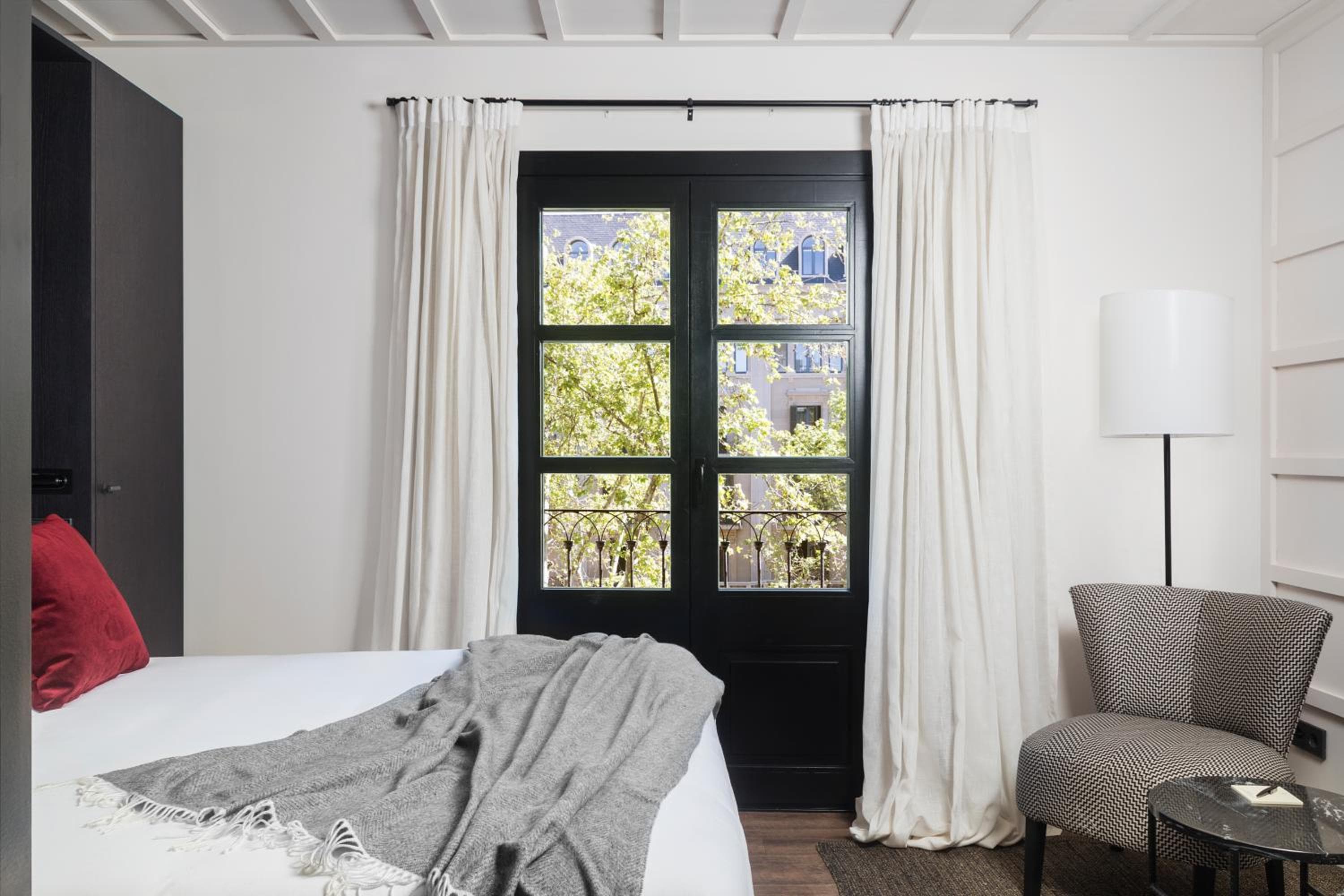Yurbban Ramblas Boutique Hotel — 29