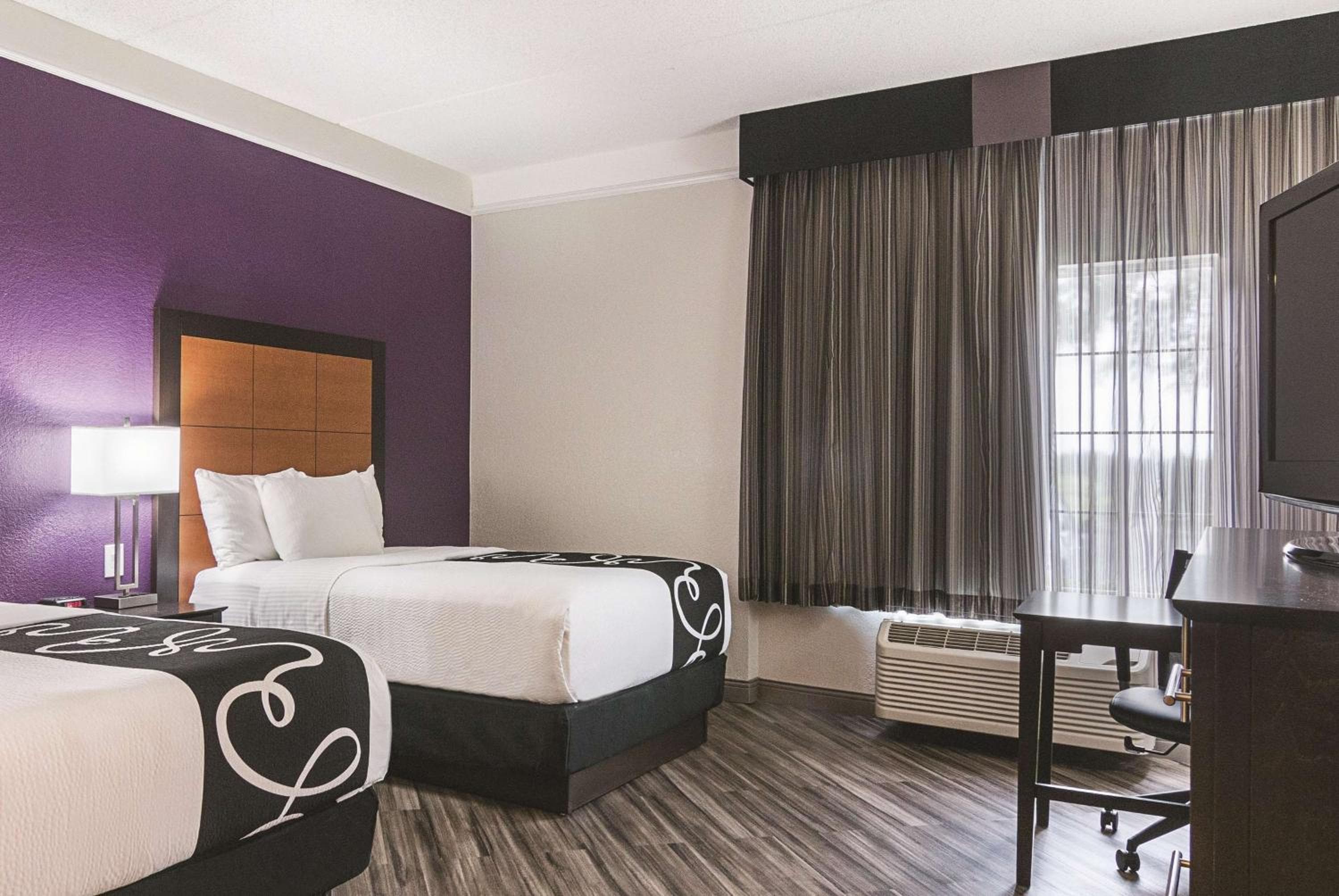 La Quinta by Wyndham Orlando Airport - On Property Food Trucks & Free Airport Shuttle! — 27