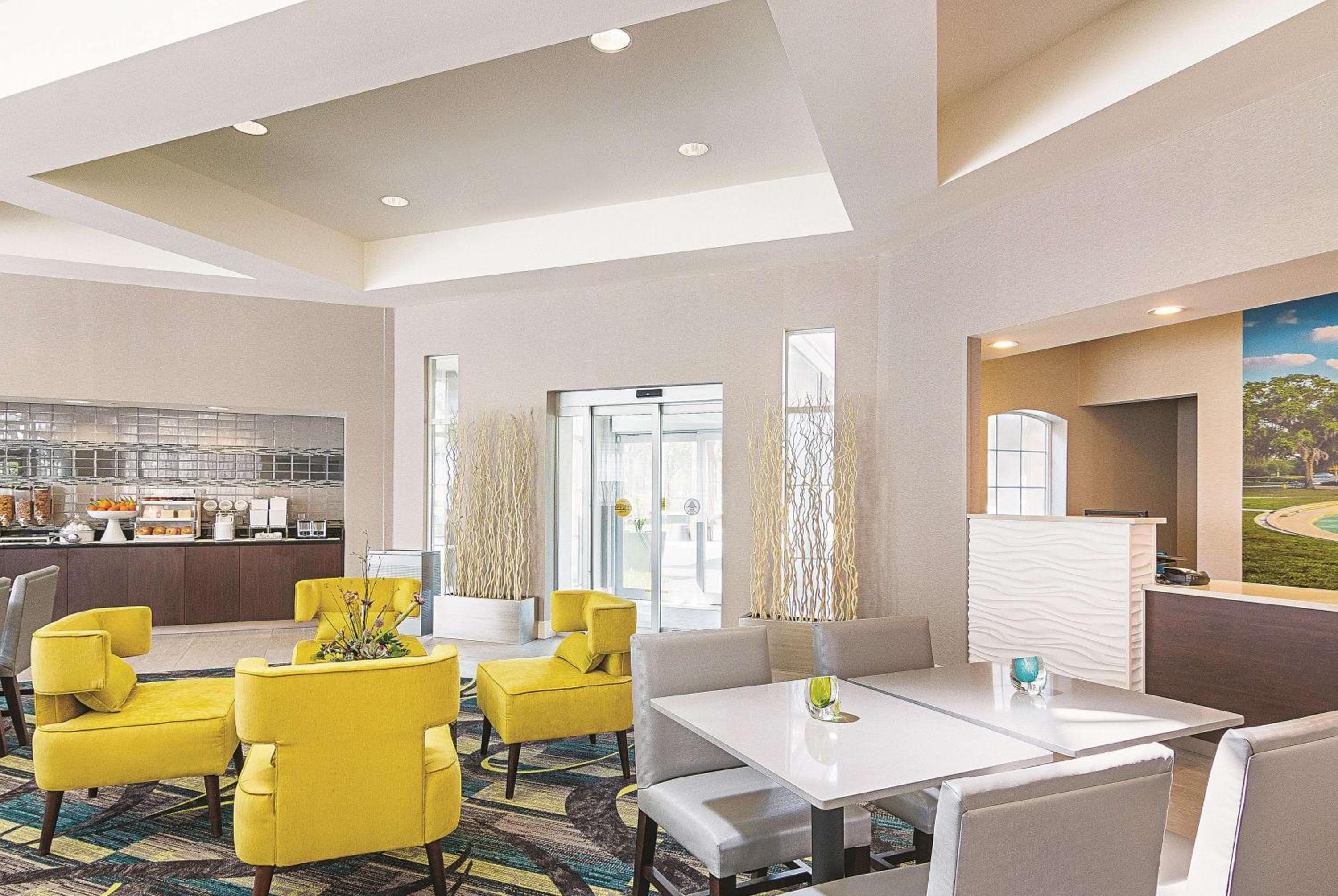 La Quinta by Wyndham Orlando UCF — 16