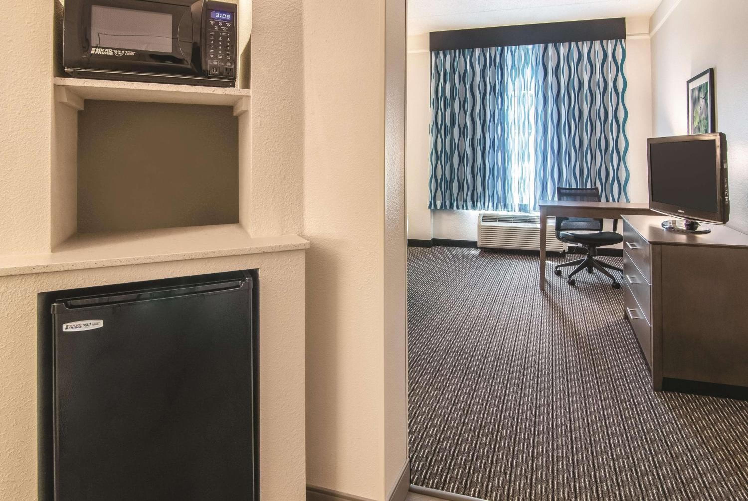 La Quinta by Wyndham Orlando UCF — 13