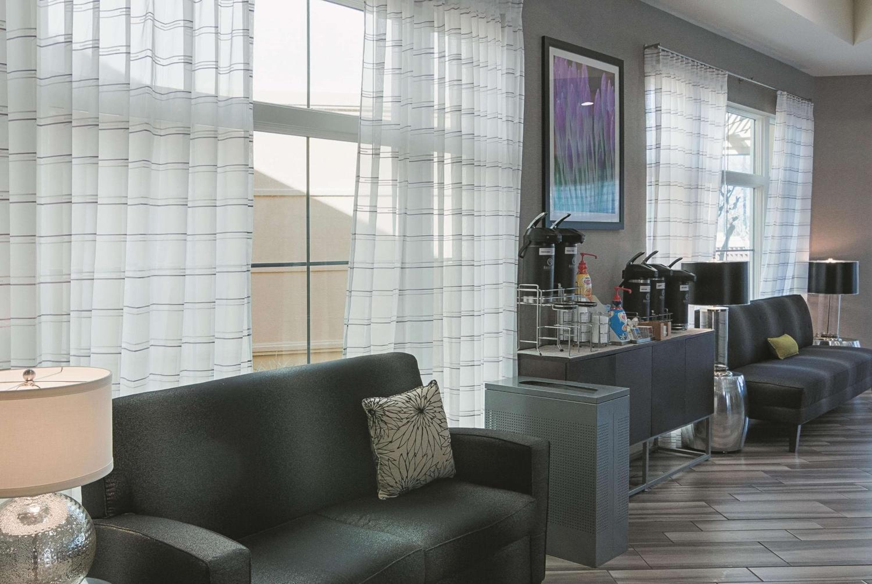 La Quinta by Wyndham Orlando Airport - On Property Food Trucks & Free Airport Shuttle! — 13