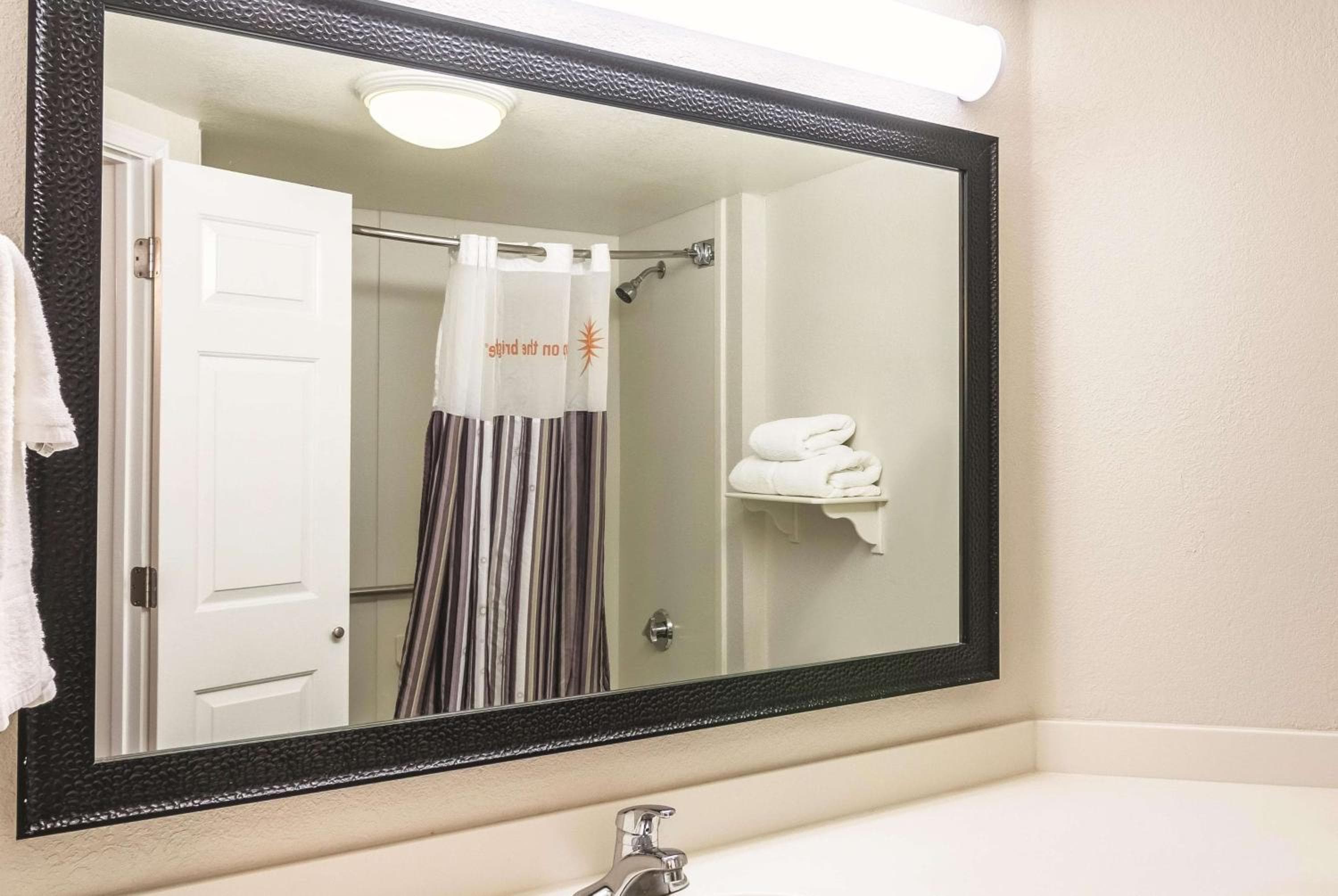 La Quinta by Wyndham Orlando Airport - On Property Food Trucks & Free Airport Shuttle! — 26
