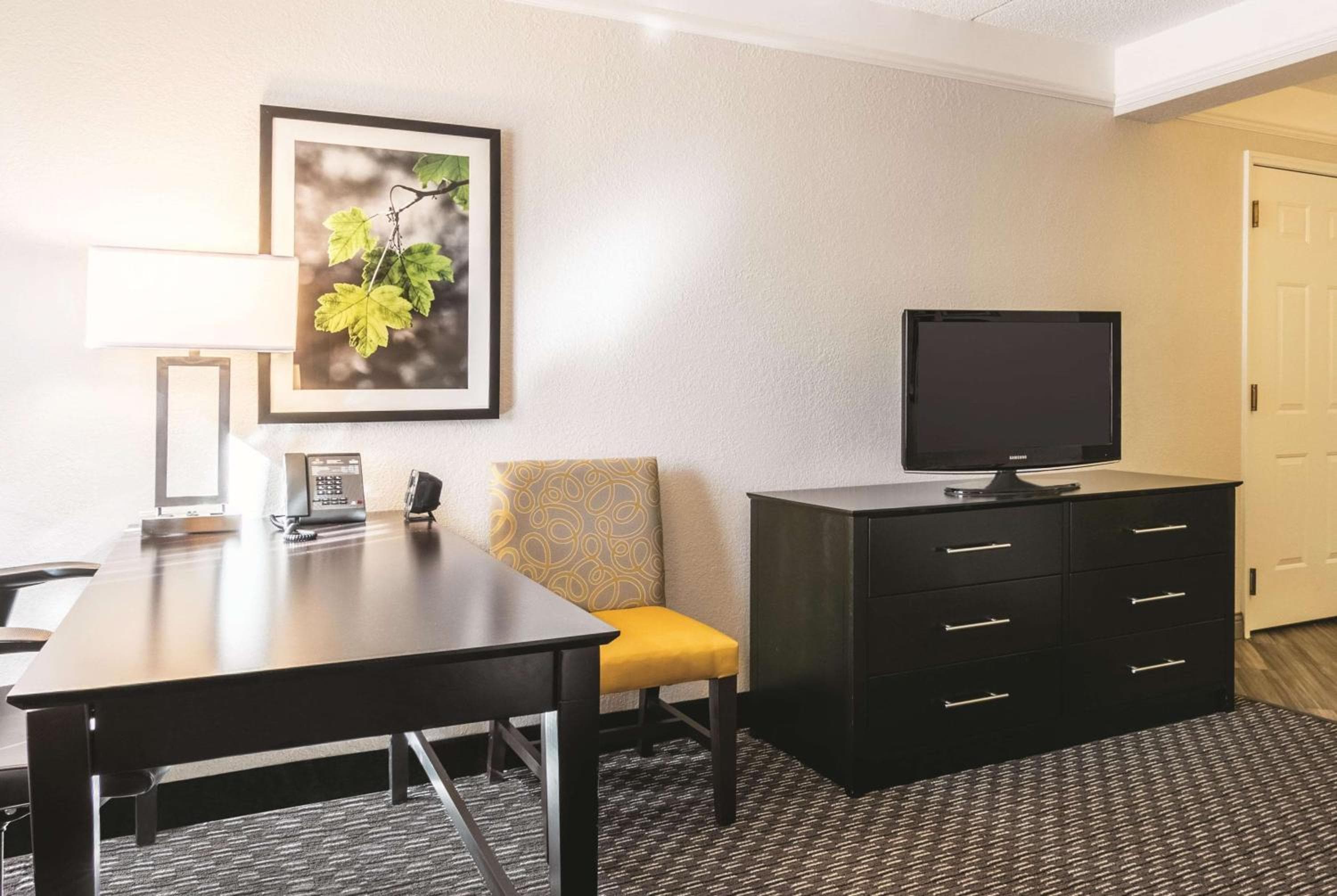 La Quinta by Wyndham Orlando Airport - On Property Food Trucks & Free Airport Shuttle! — 26