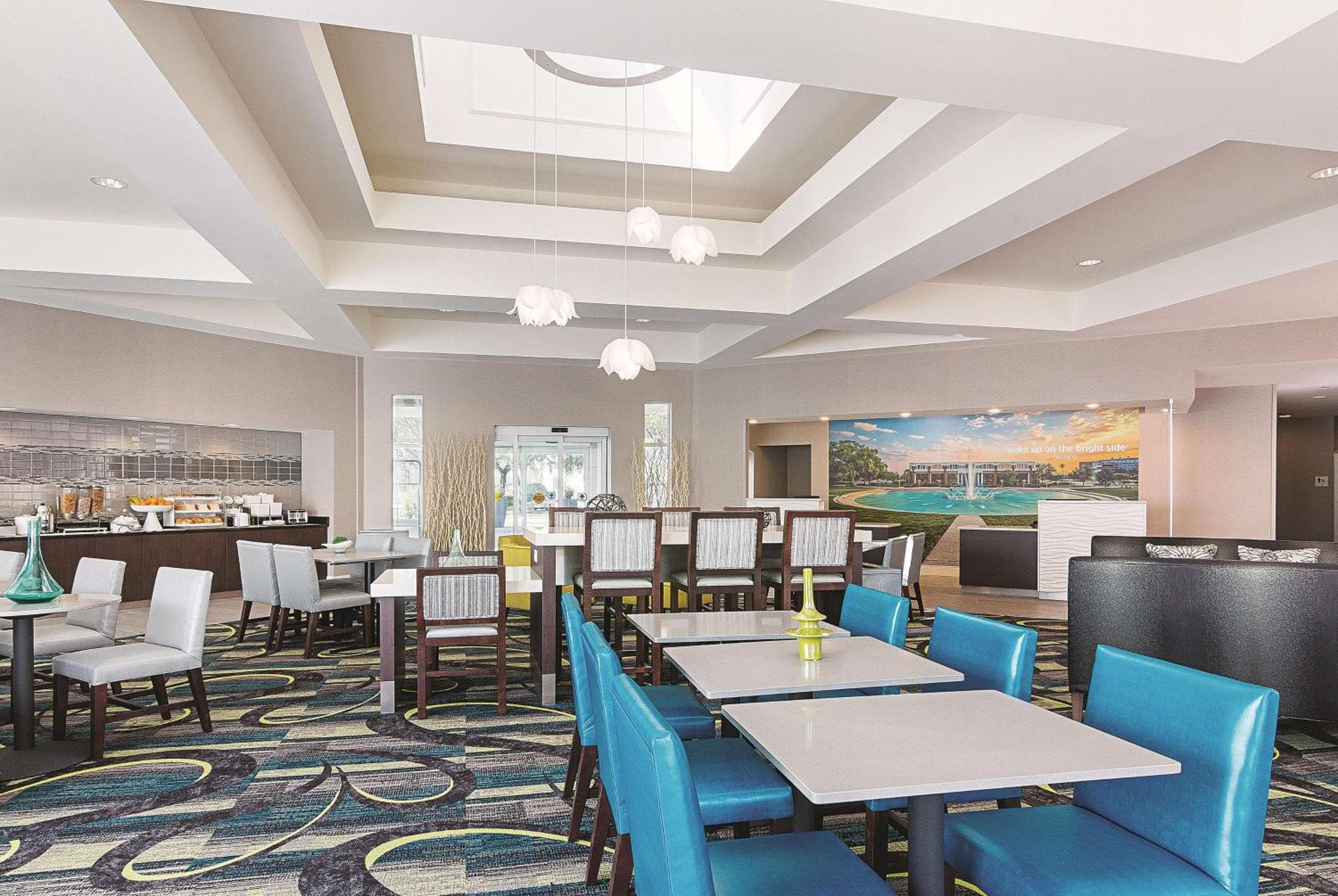 La Quinta by Wyndham Orlando UCF — 10