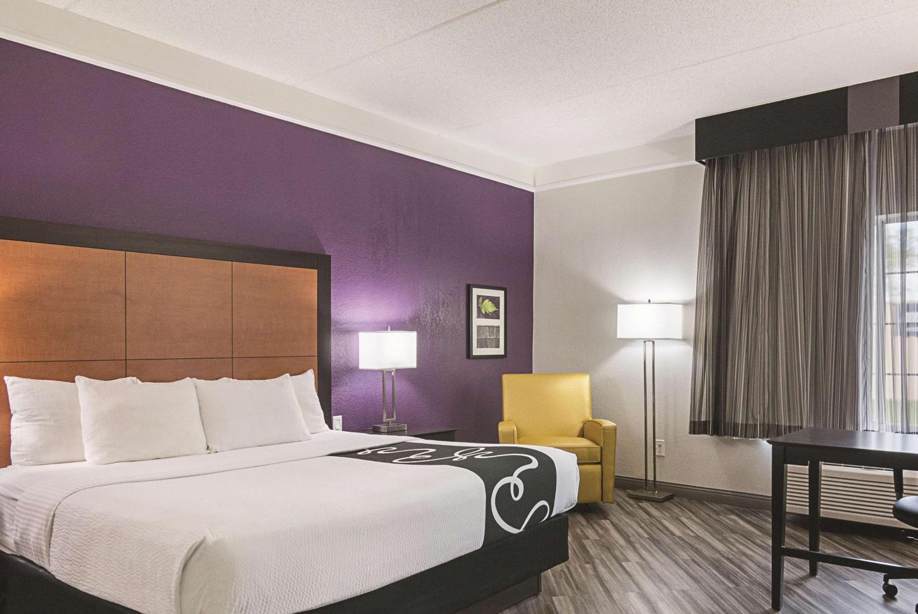 La Quinta by Wyndham Orlando Airport - On Property Food Trucks & Free Airport Shuttle! — 20