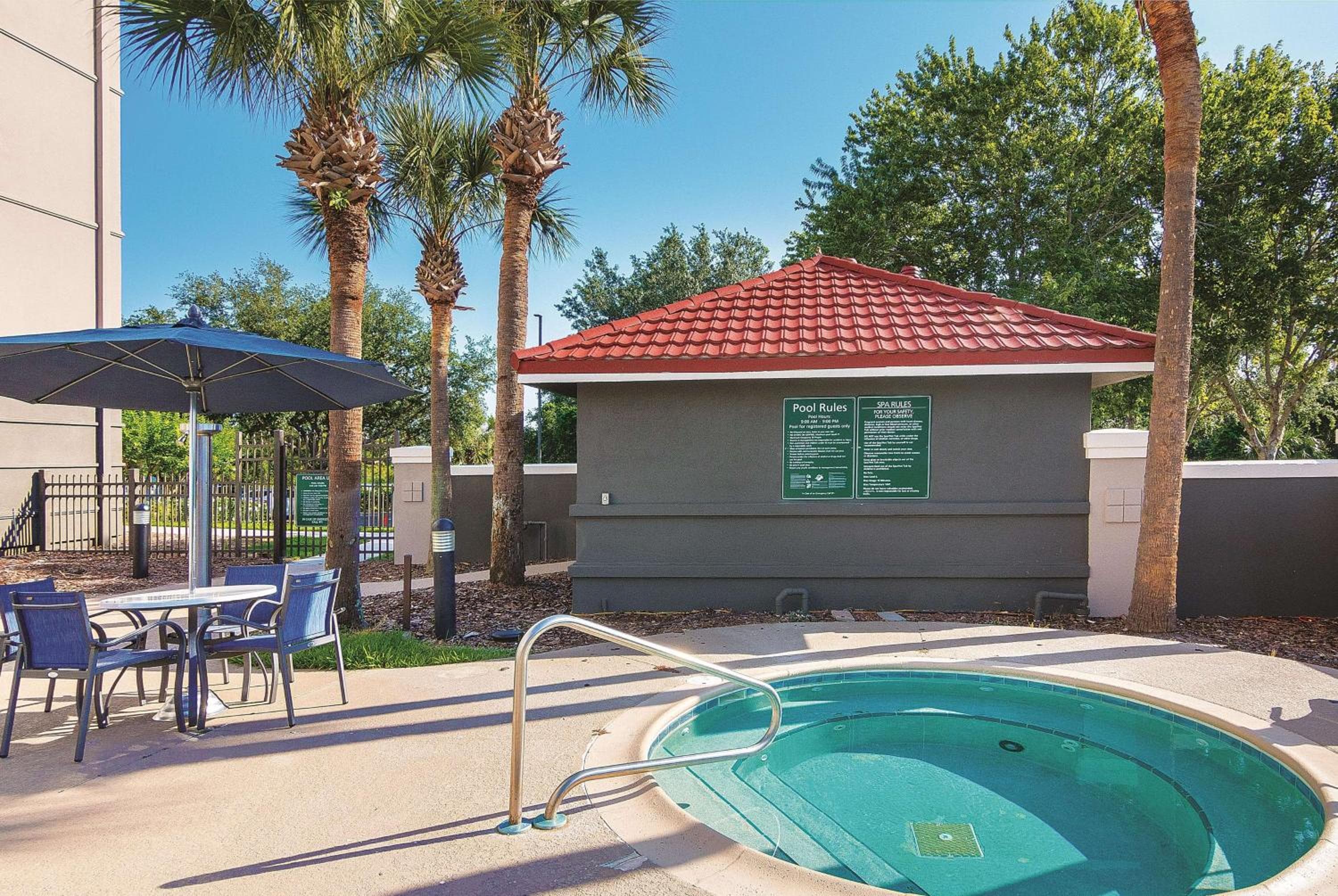 La Quinta by Wyndham Orlando UCF — 3