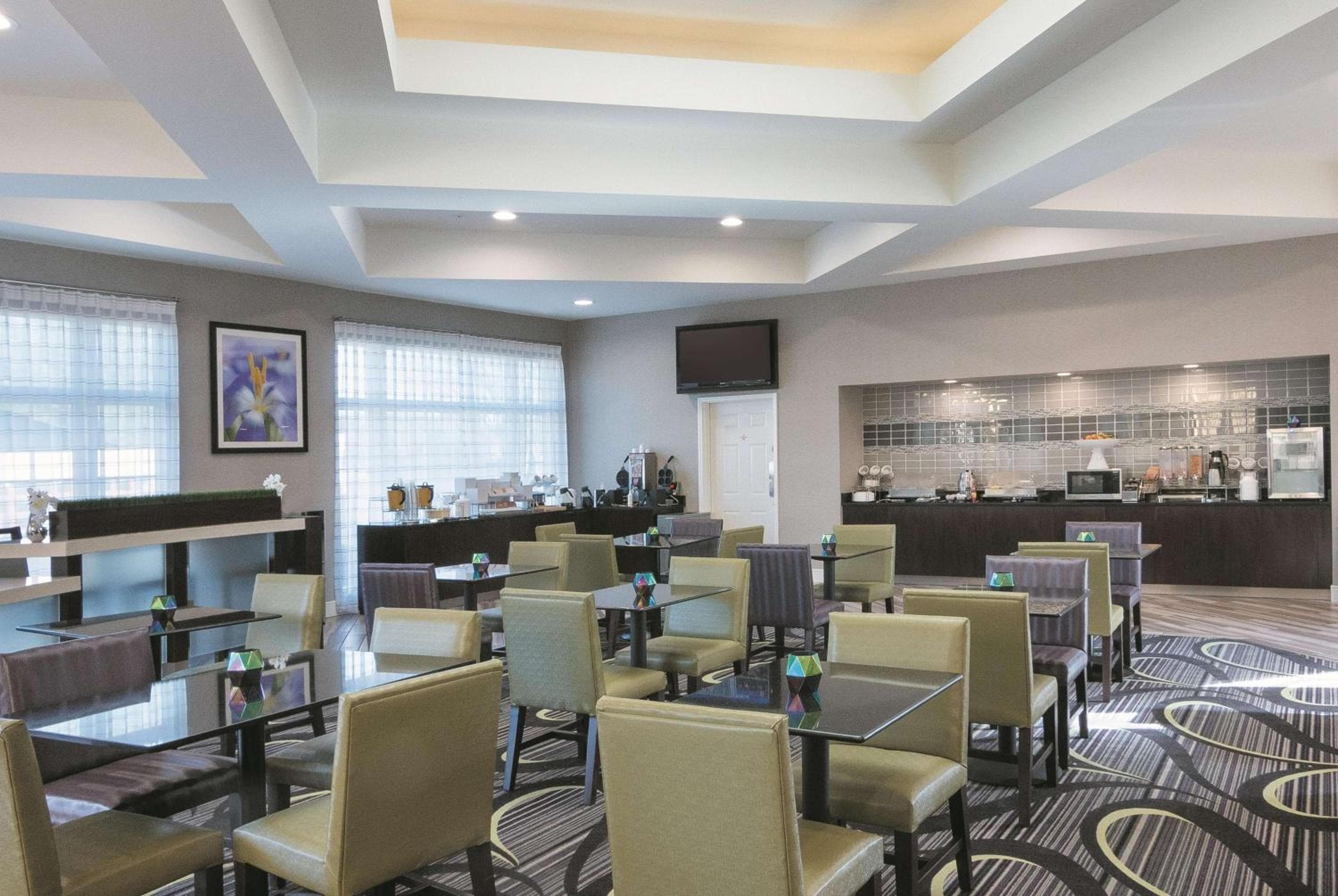 La Quinta by Wyndham Orlando Airport - On Property Food Trucks & Free Airport Shuttle! — 13