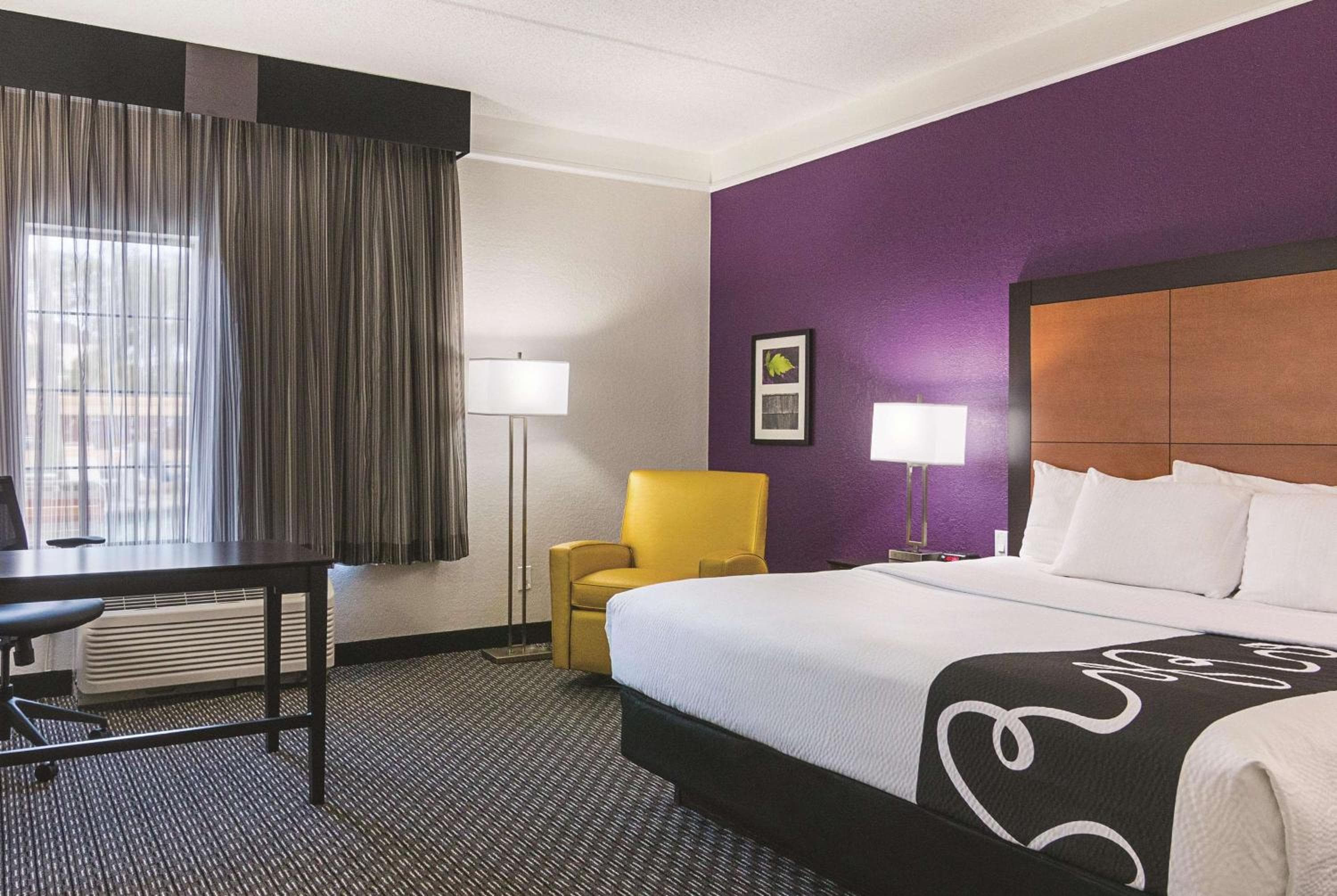 La Quinta by Wyndham Orlando Airport - On Property Food Trucks & Free Airport Shuttle! — 17