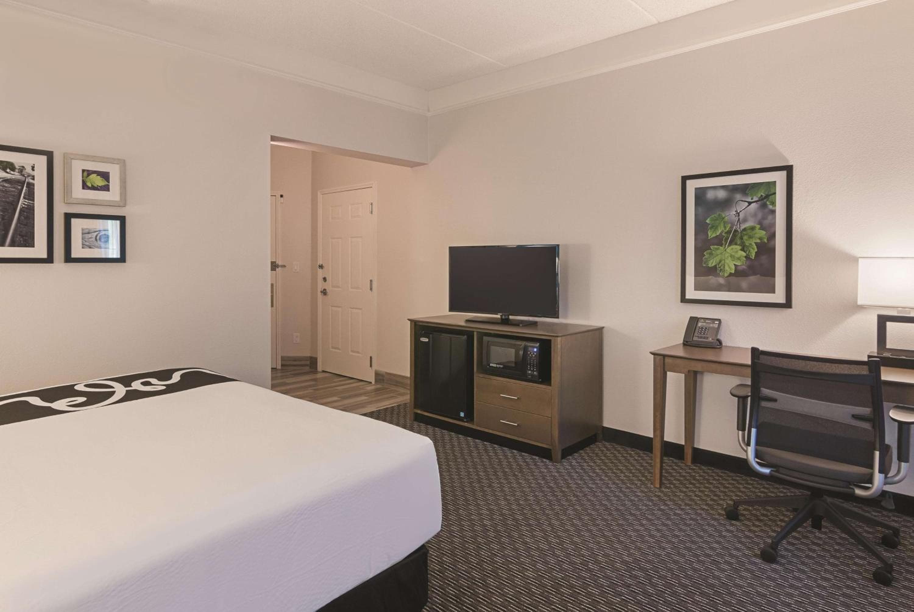 La Quinta by Wyndham Orlando UCF — 24
