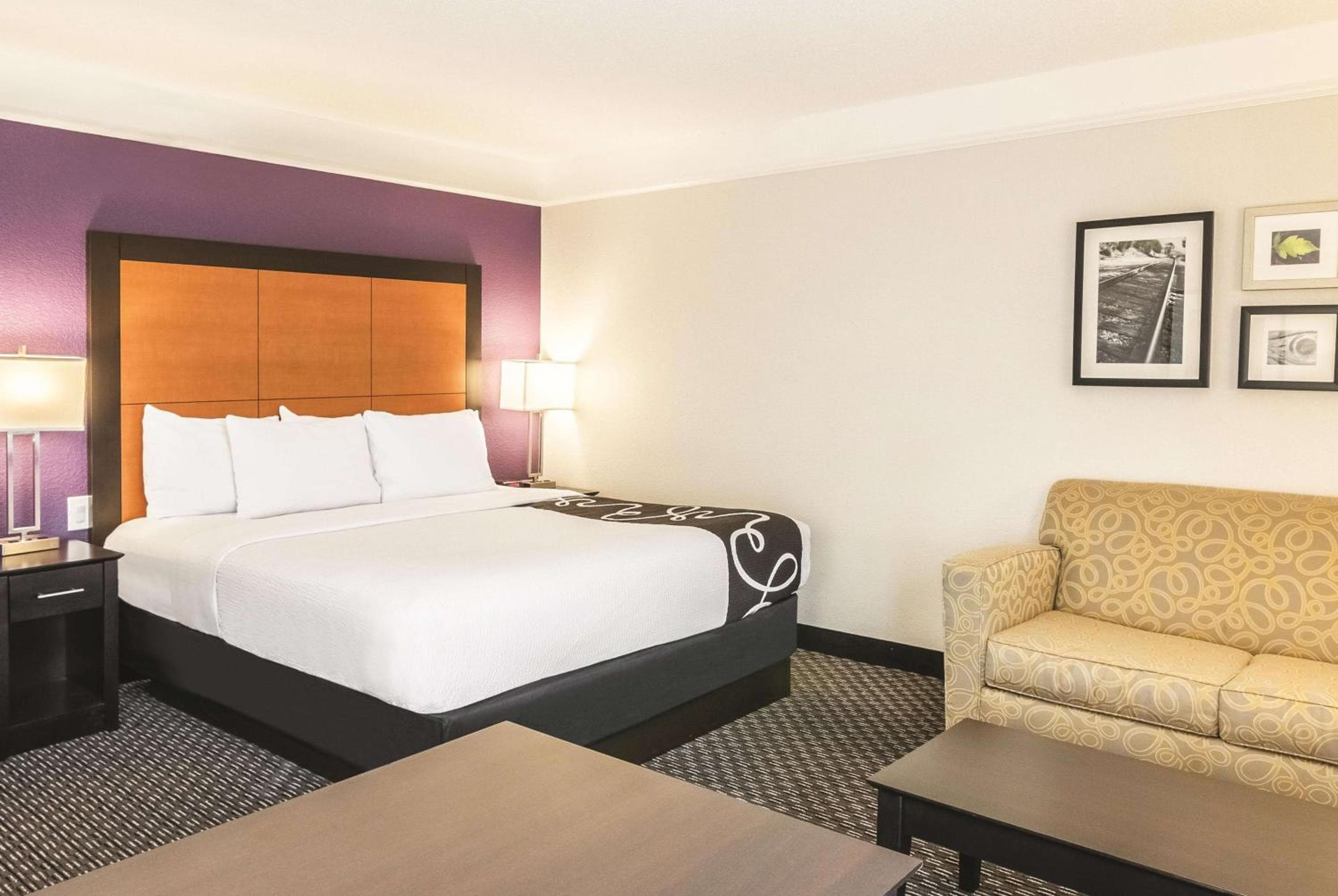 La Quinta by Wyndham Orlando Airport - On Property Food Trucks & Free Airport Shuttle! — 9