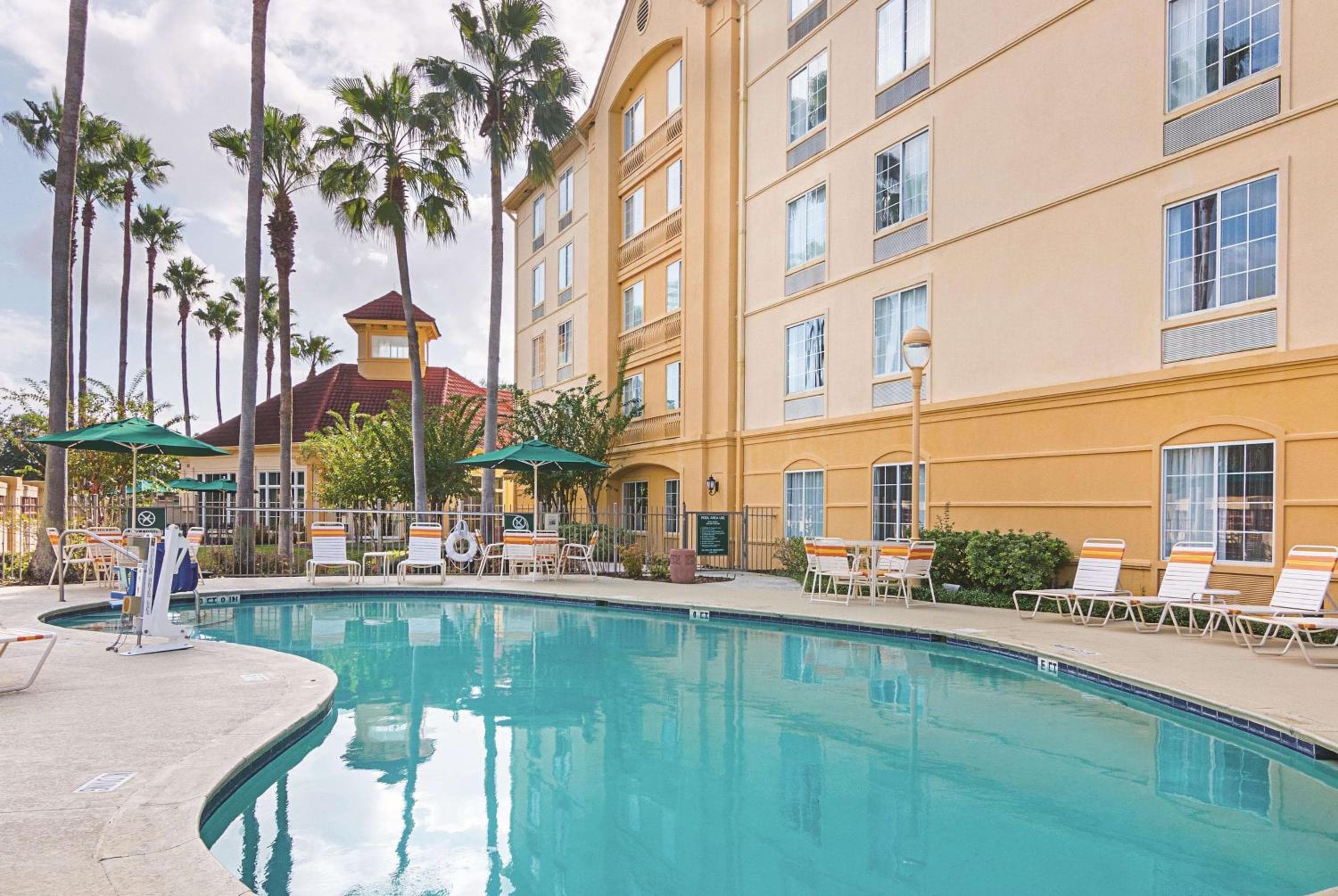 La Quinta by Wyndham Orlando Airport - On Property Food Trucks & Free Airport Shuttle! — 22