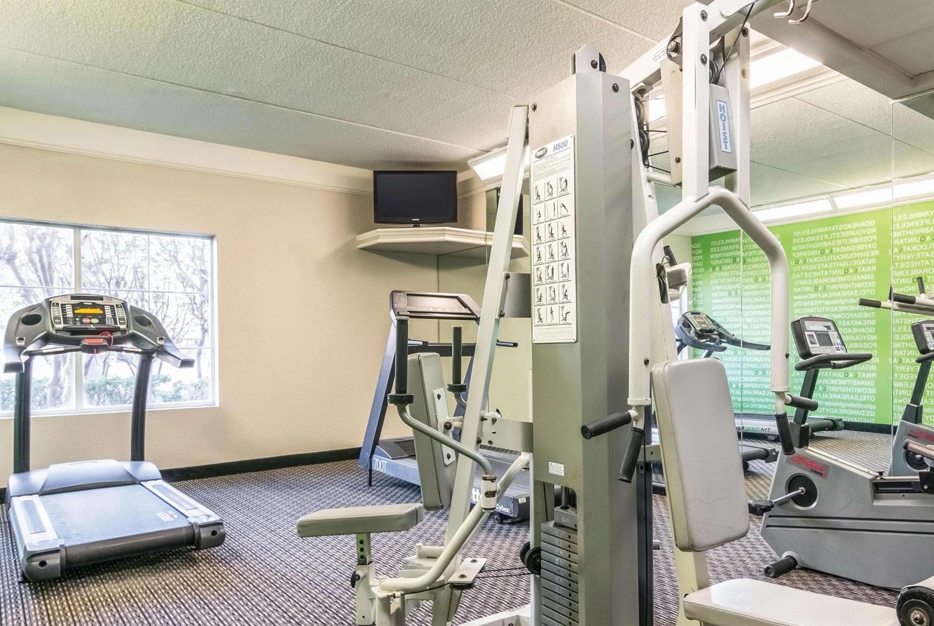 La Quinta by Wyndham Orlando Airport - On Property Food Trucks & Free Airport Shuttle! — 14
