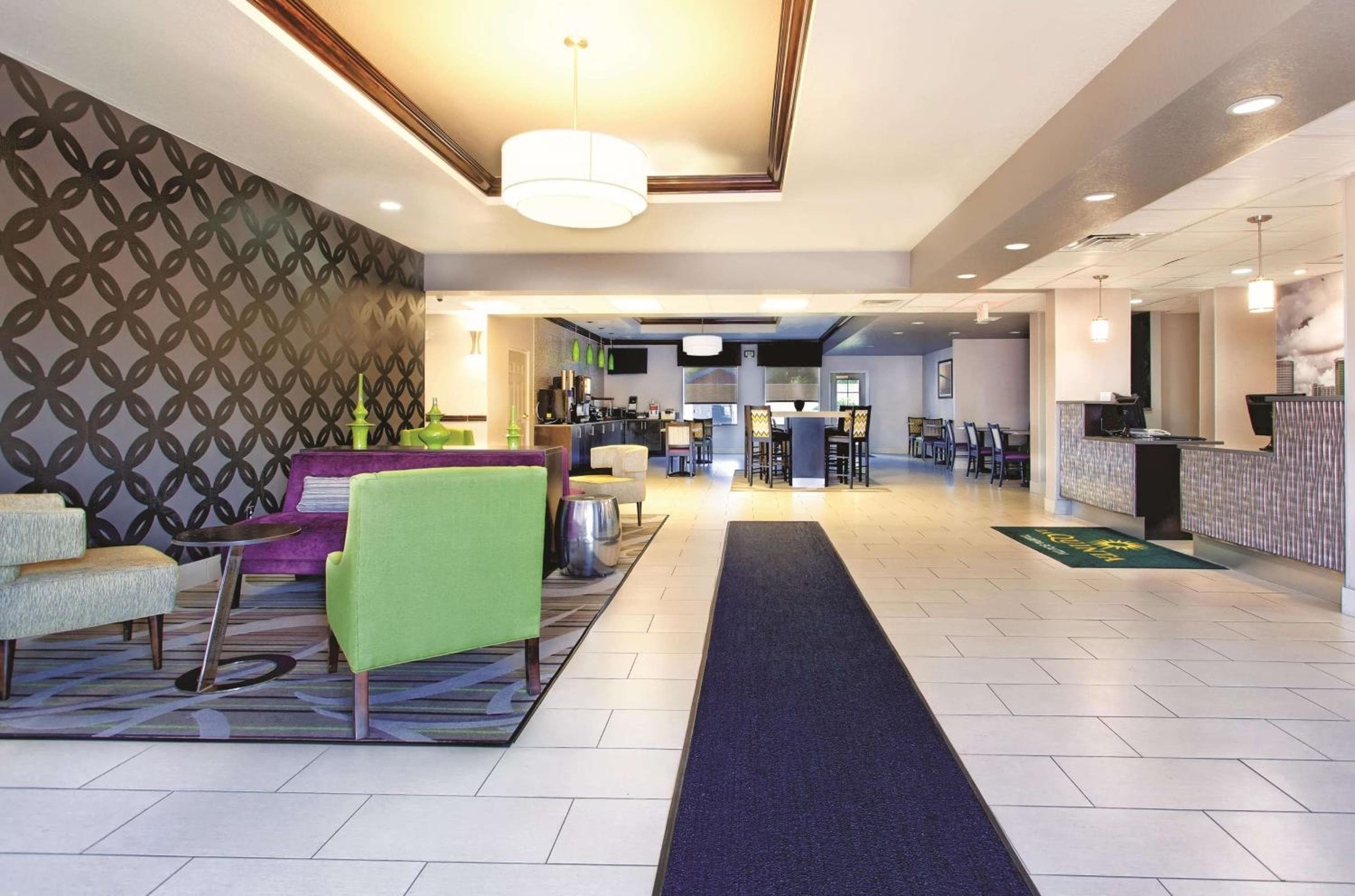 La Quinta by Wyndham Tampa Bay Area-Tampa South — 6