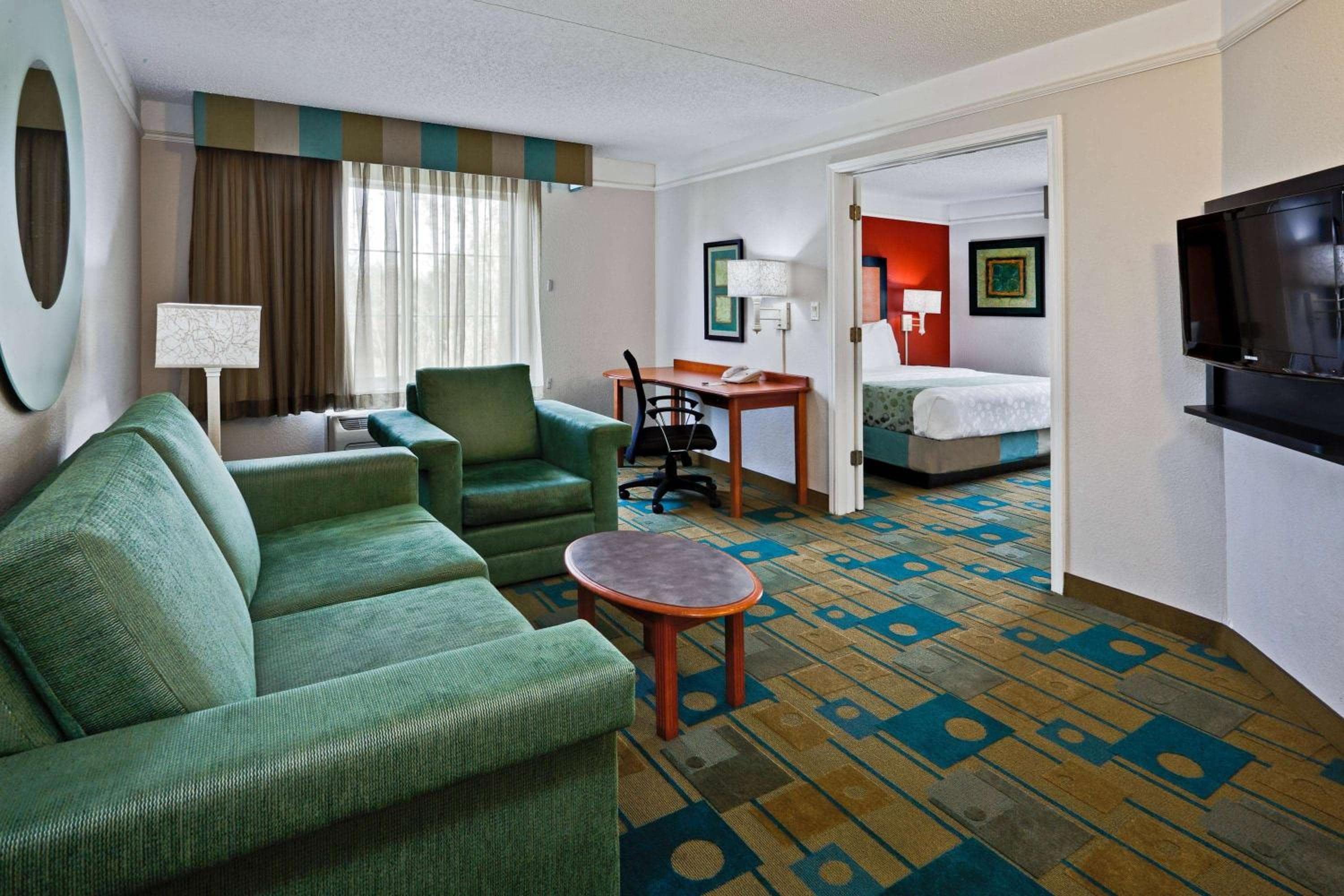 La Quinta by Wyndham USF (Near Busch Gardens) — 28