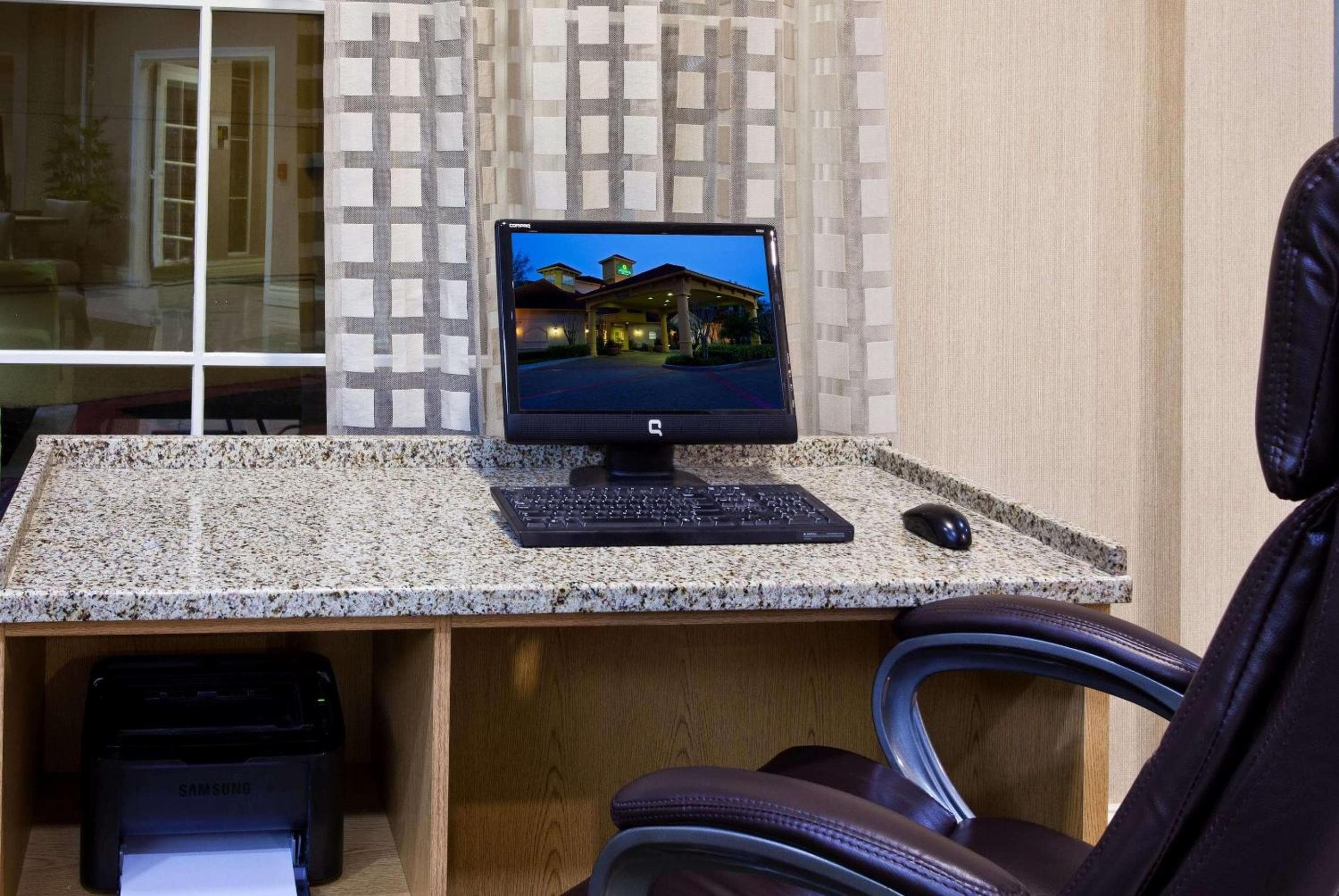 La Quinta by Wyndham USF (Near Busch Gardens) — 19