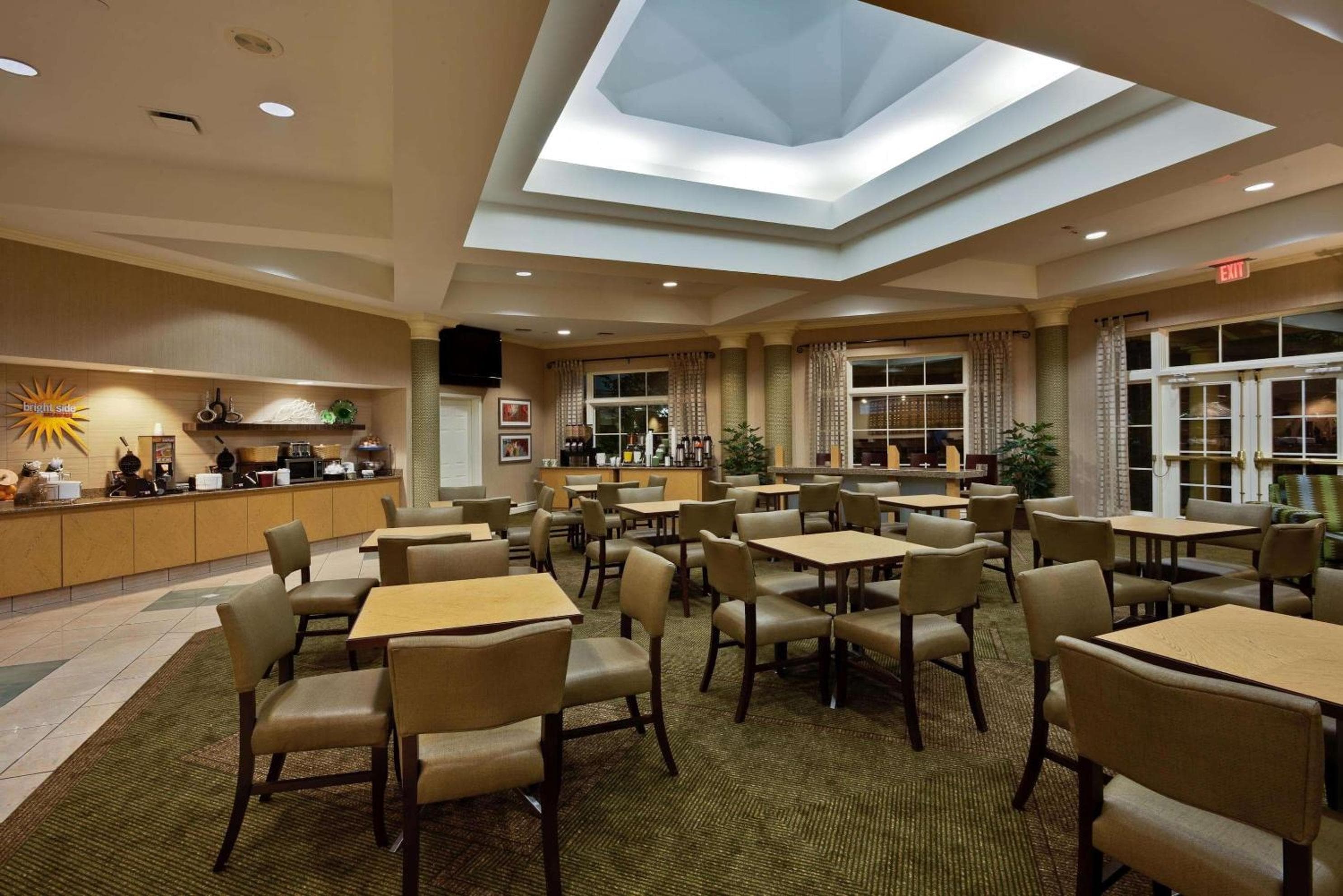La Quinta by Wyndham USF (Near Busch Gardens) — 11