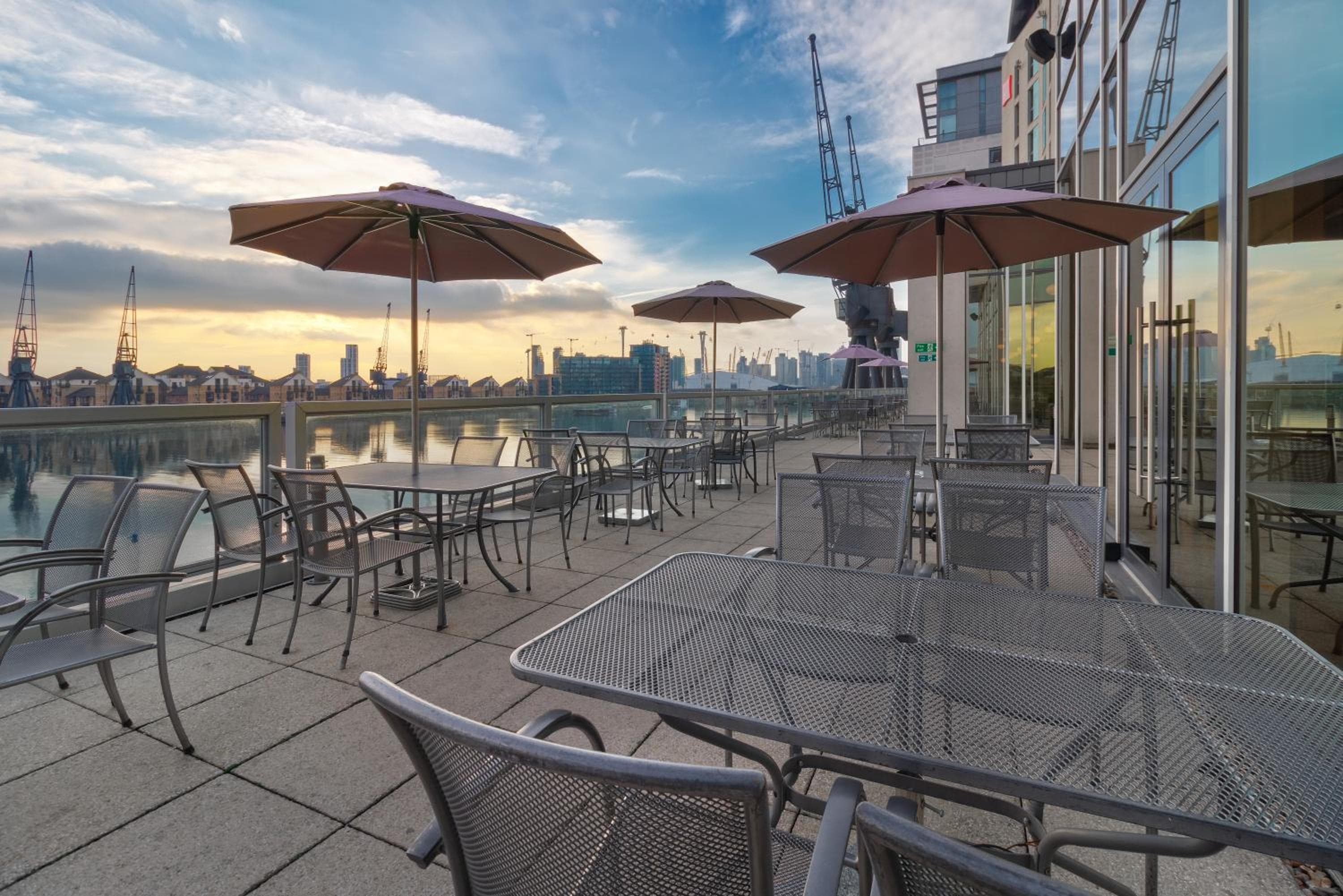 Novotel London Excel — 10