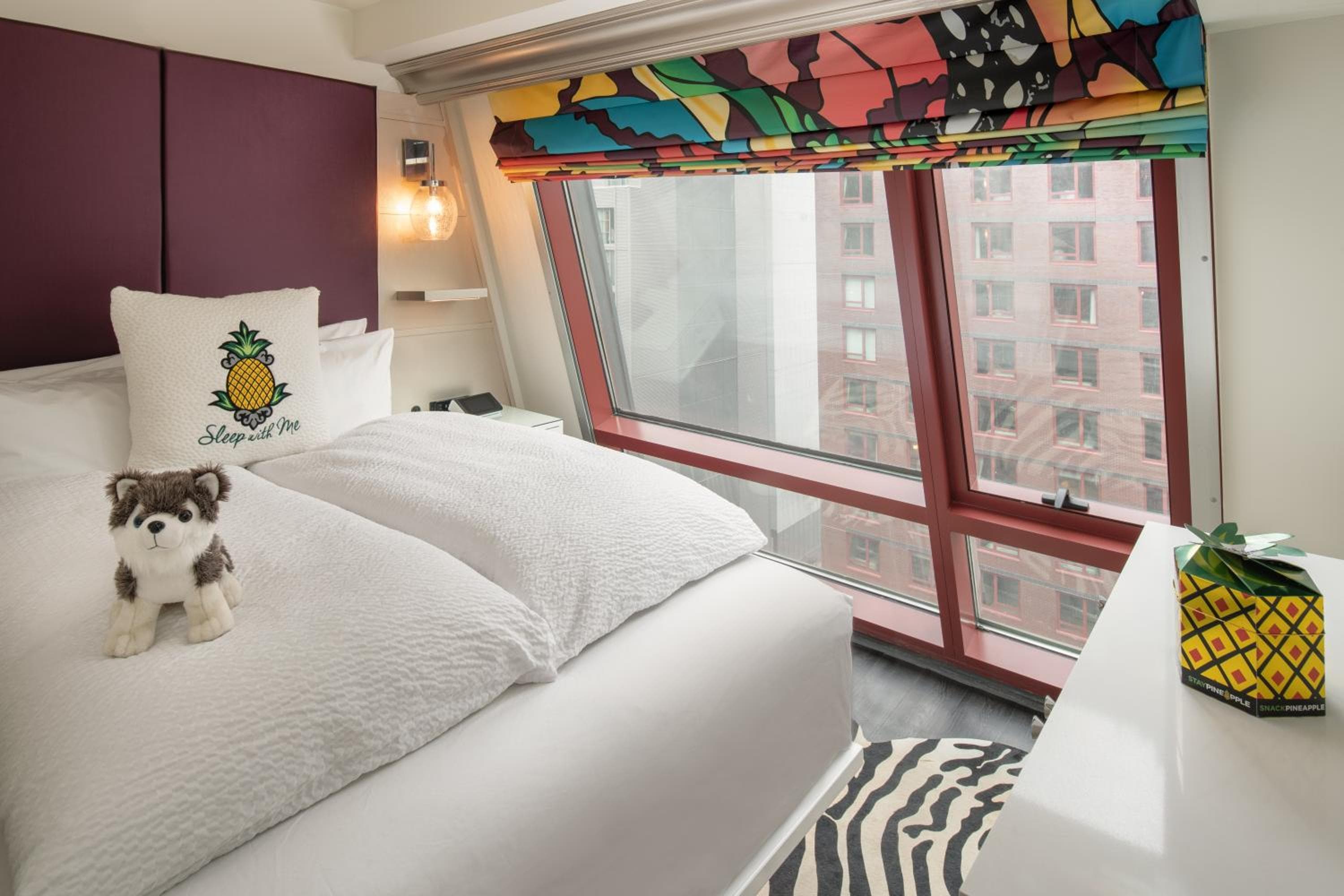 Staypineapple, An Artful Hotel, Midtown New York — 9