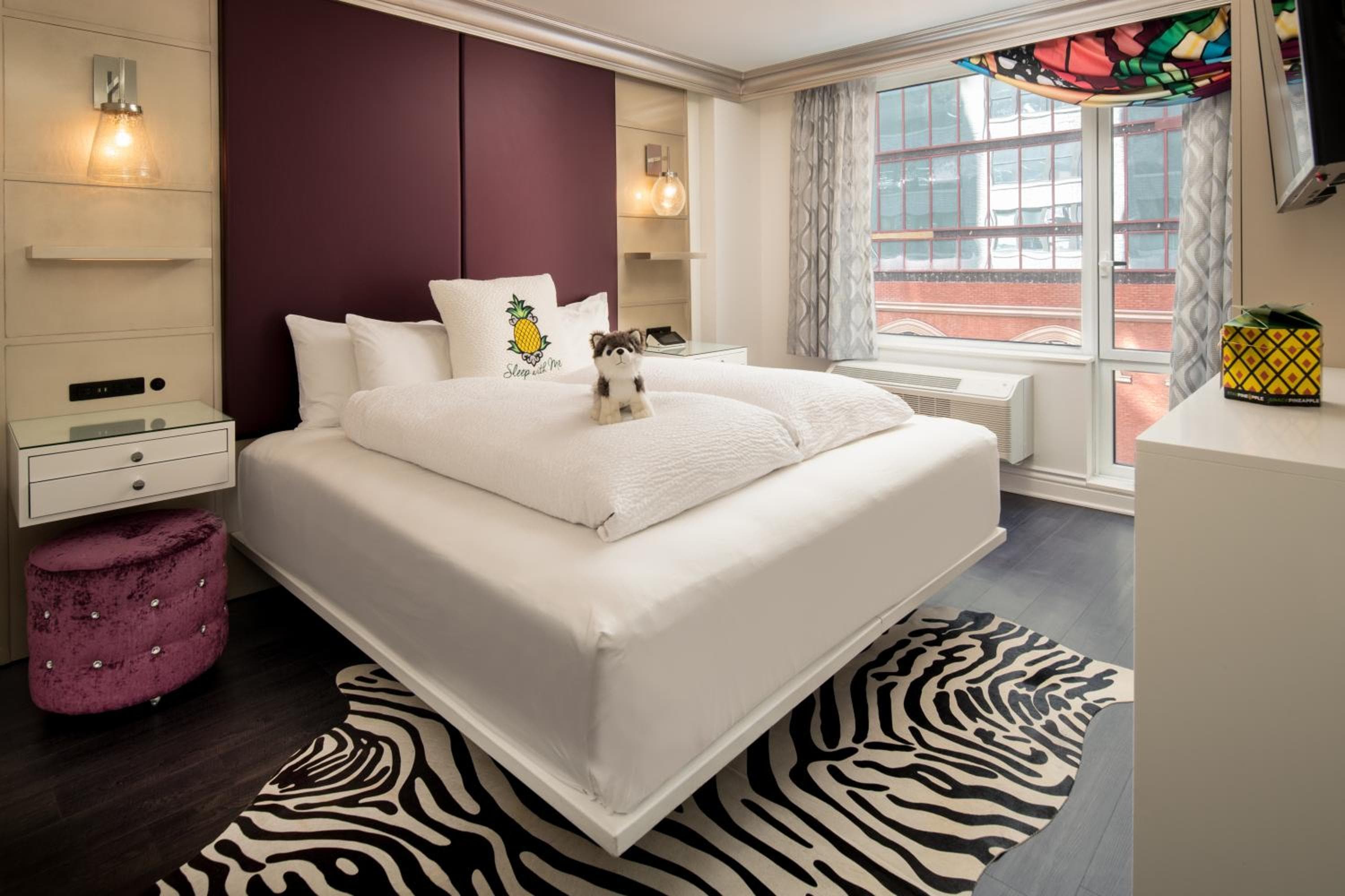 Staypineapple, An Artful Hotel, Midtown New York — 5