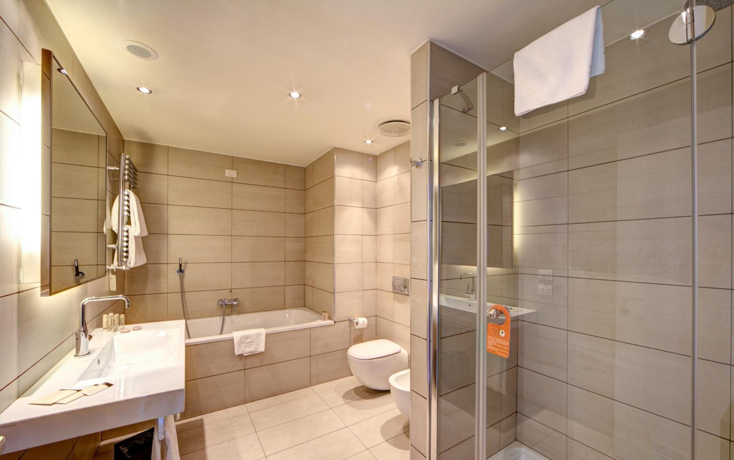 Milan Suite Hotel — 16