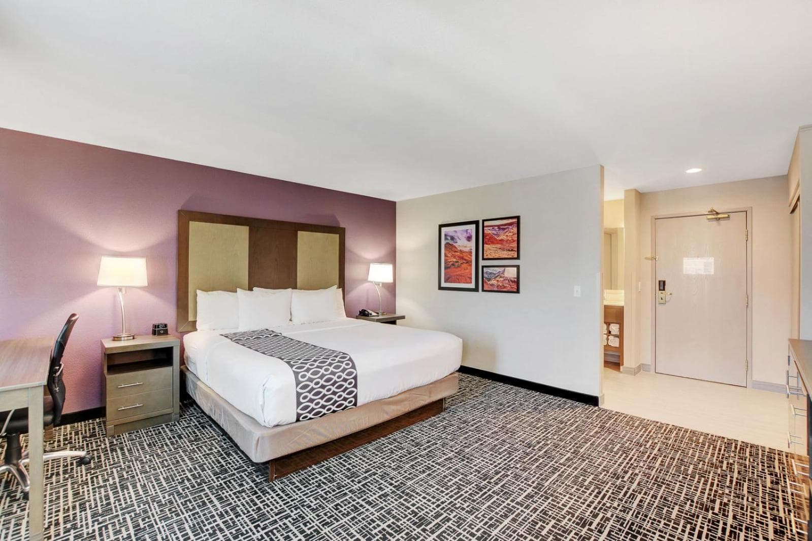 La Quinta Inn & Suites by Wyndham Las Vegas Nellis — 16