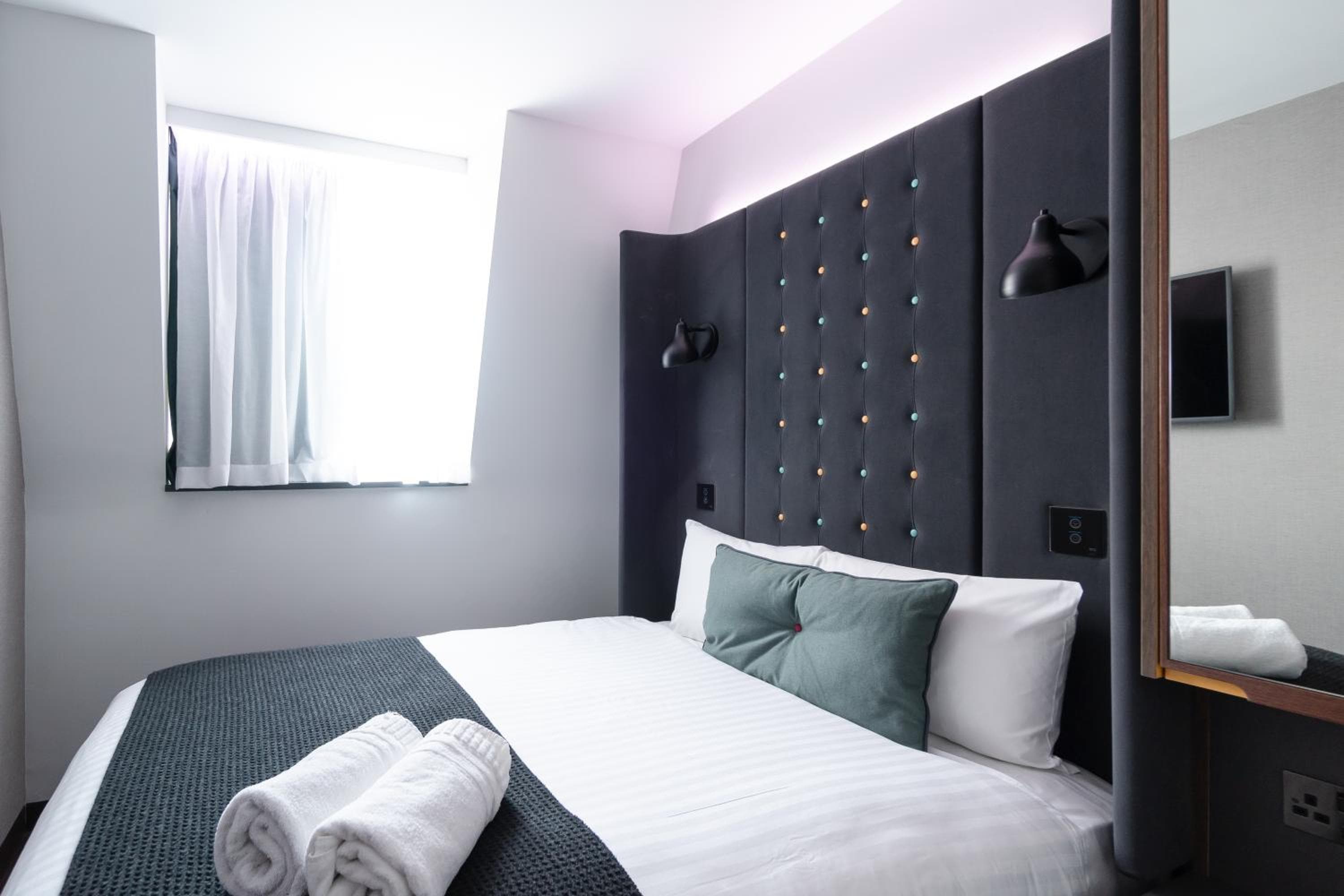 Hotel Point A London Liverpool Street — 19