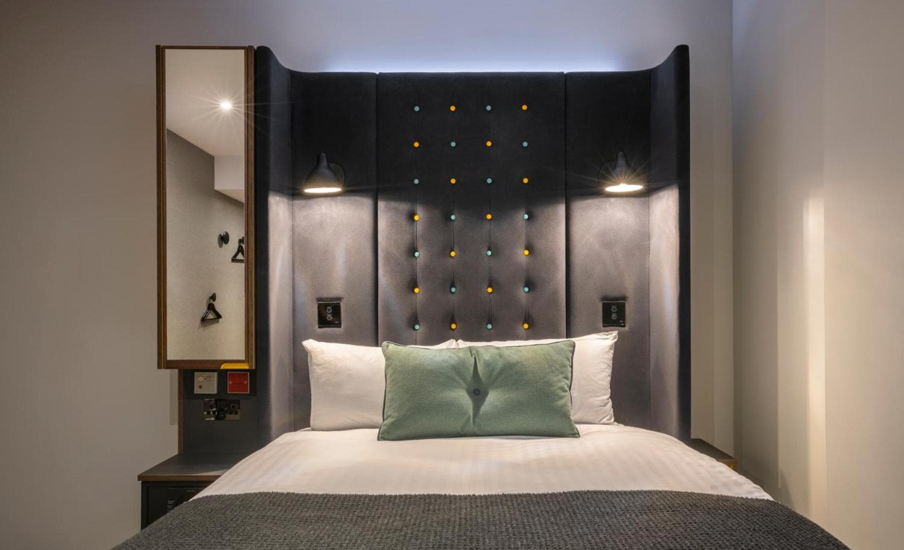 Hotel Point A London Liverpool Street — 14