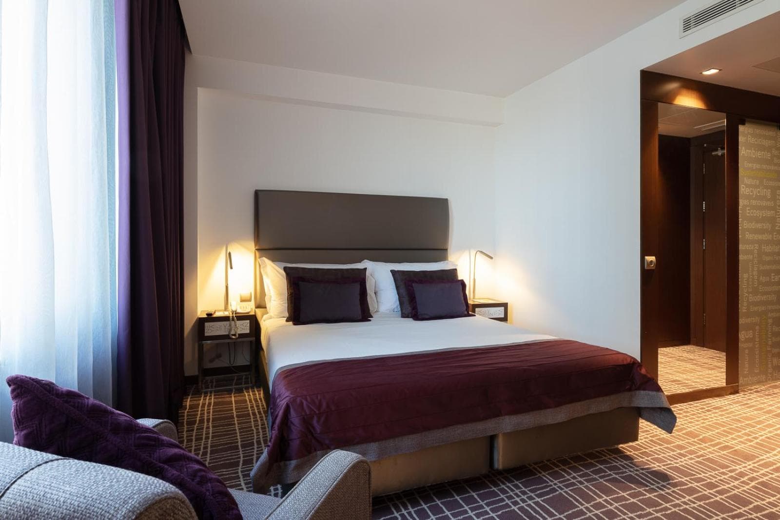 NEYA Lissabon Hotel — 14
