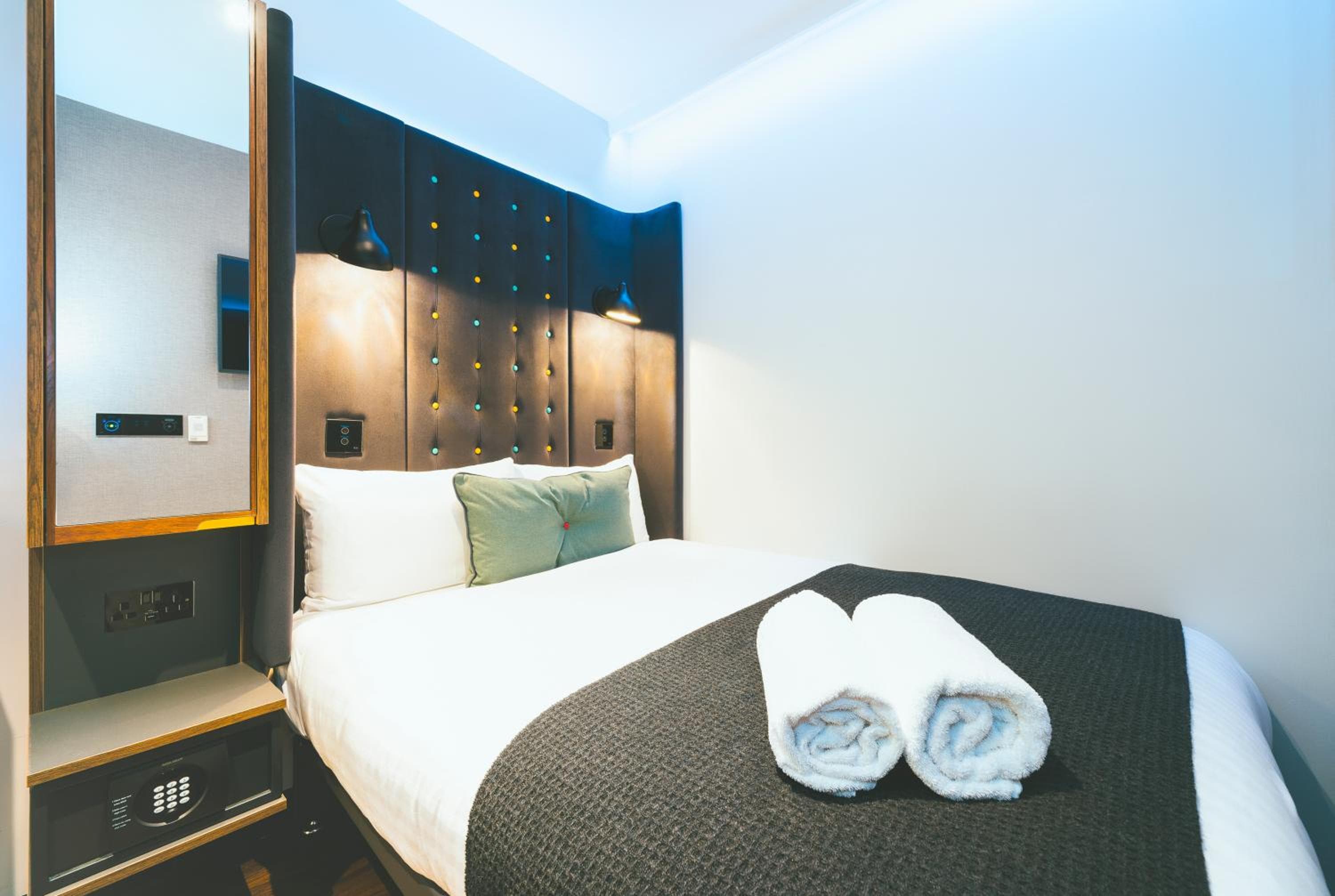 Hotel Point A London Liverpool Street — 26