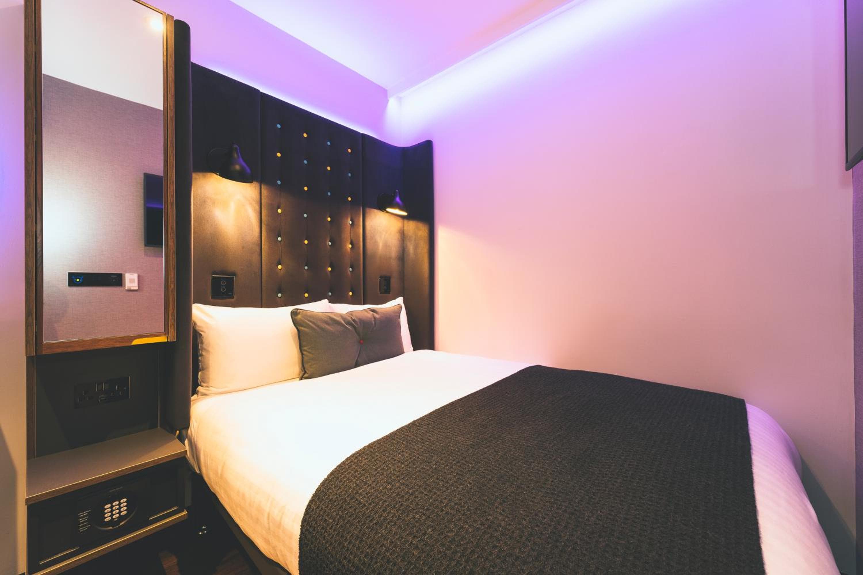 Hotel Point A London Liverpool Street — 6