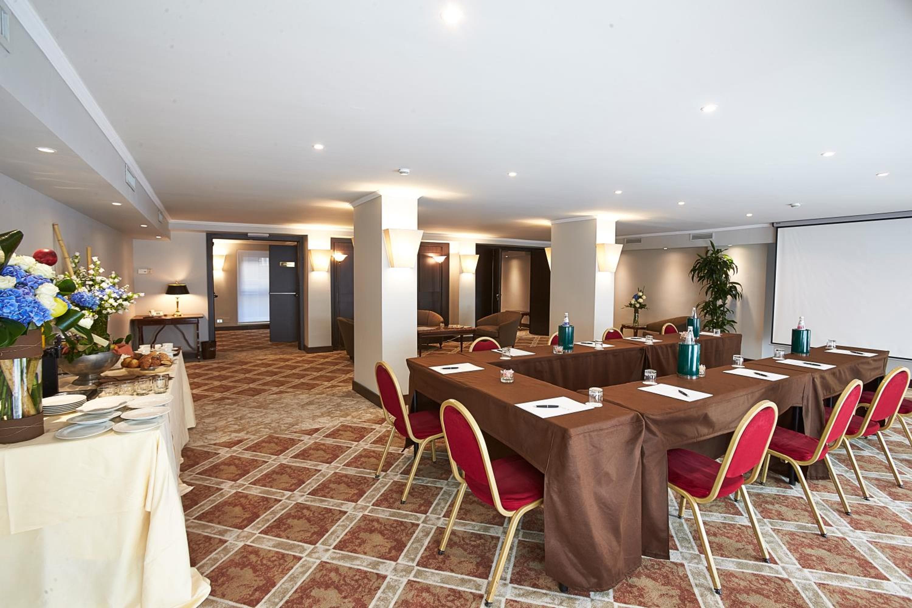 Hotel Sina De La Ville — 22